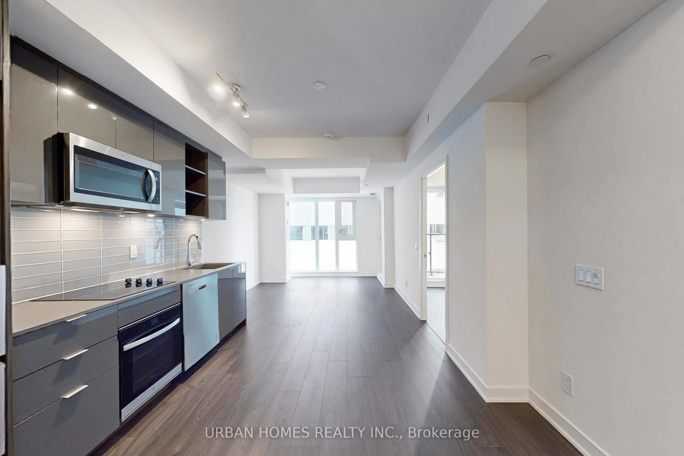 543 Richmond Street W, #737