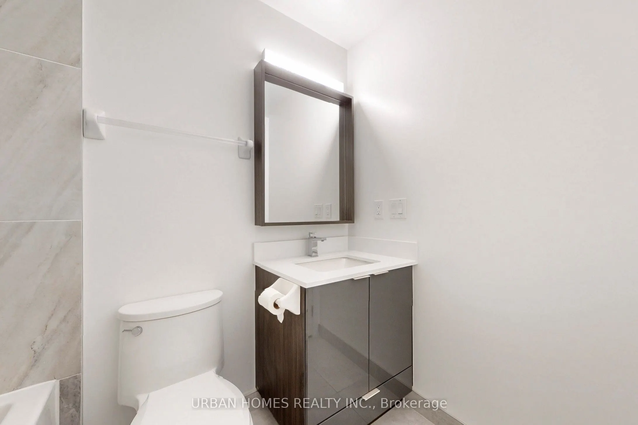 543 Richmond Street W, #737
