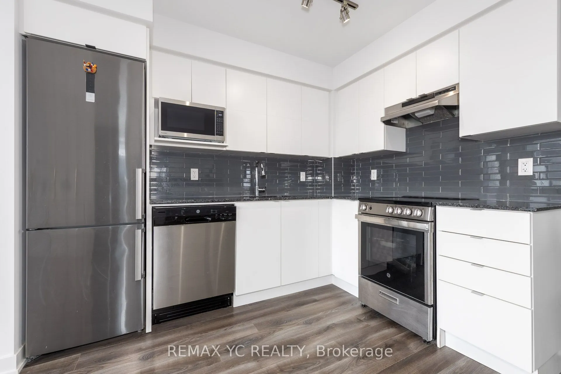 120 Varna Drive, #715