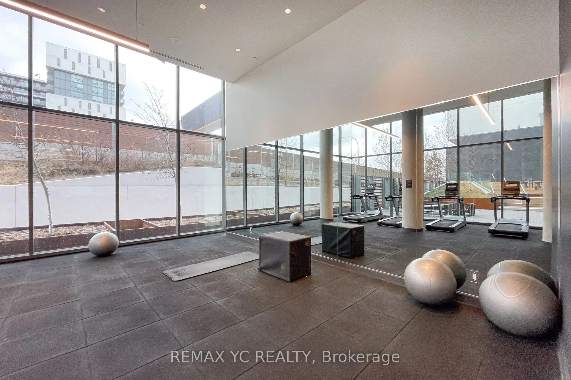 120 Varna Drive, #715