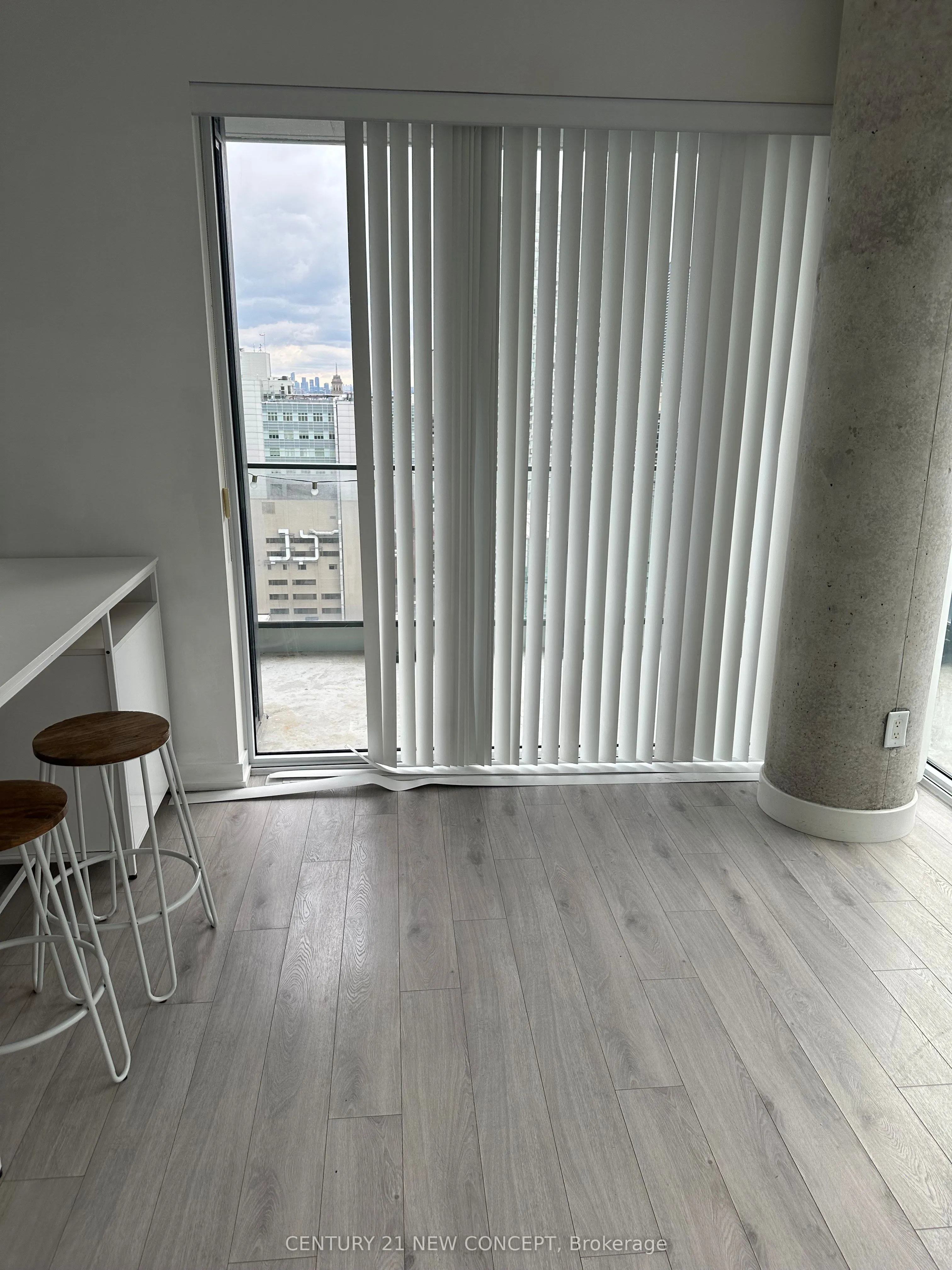 77 Shuter St. Street, #2913
