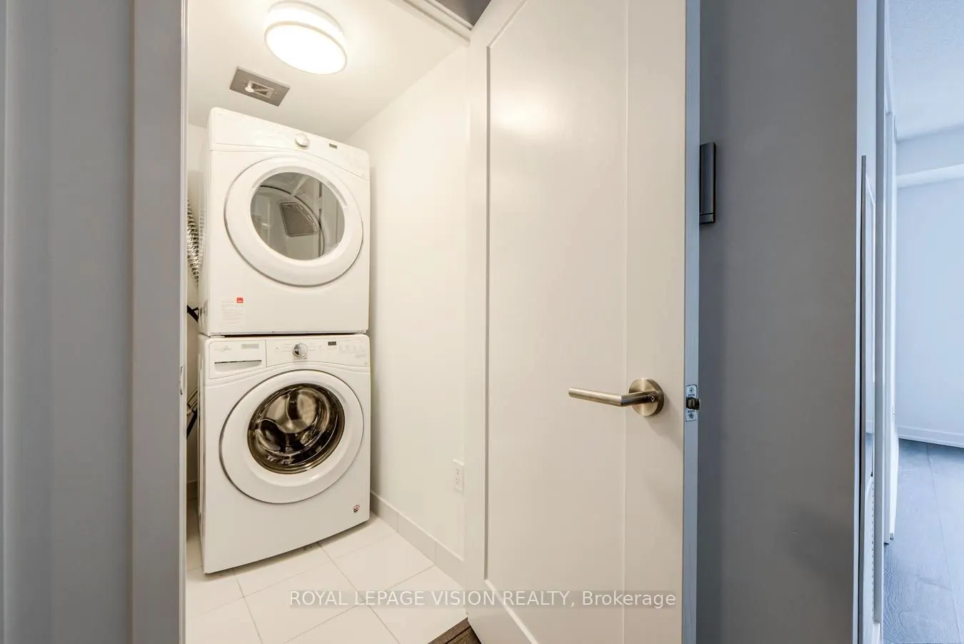 10 York Street, #2409