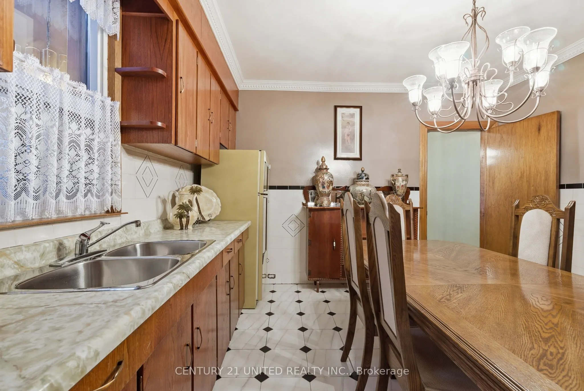 226 Palmerston Avenue