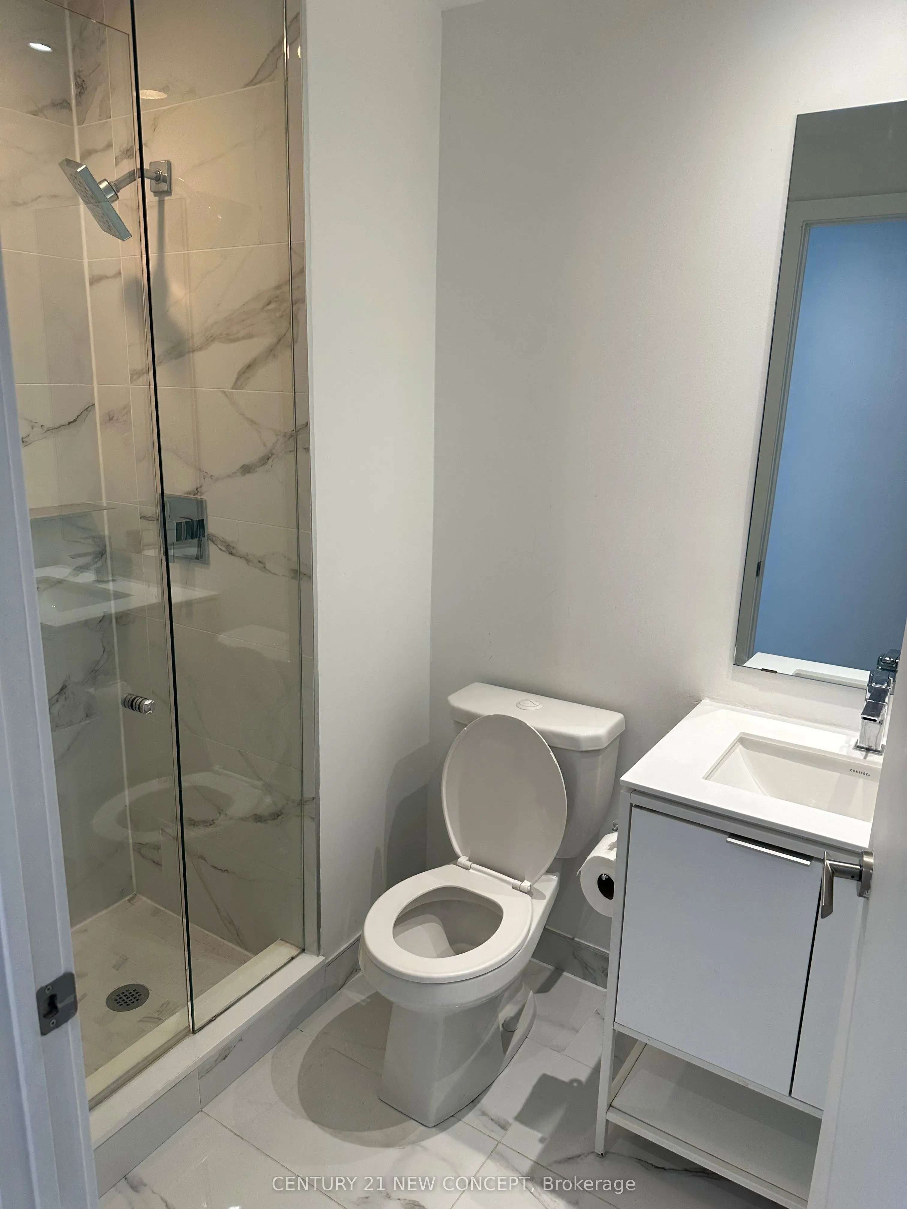 77 Shuter Street, #2913