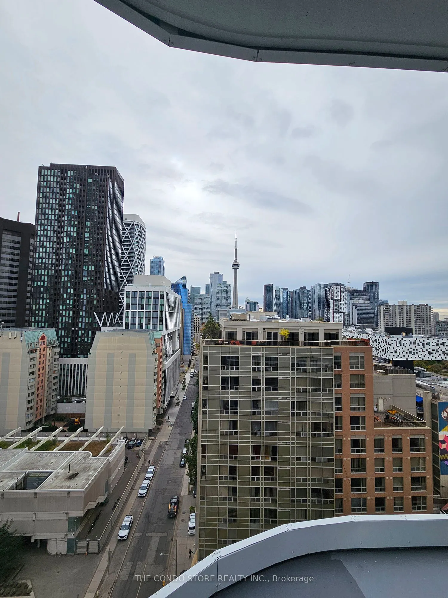 280 Dundas Street W, #1405