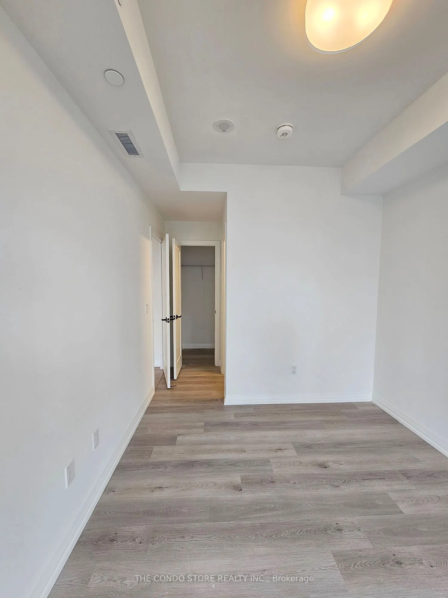 280 Dundas Street W, #1405