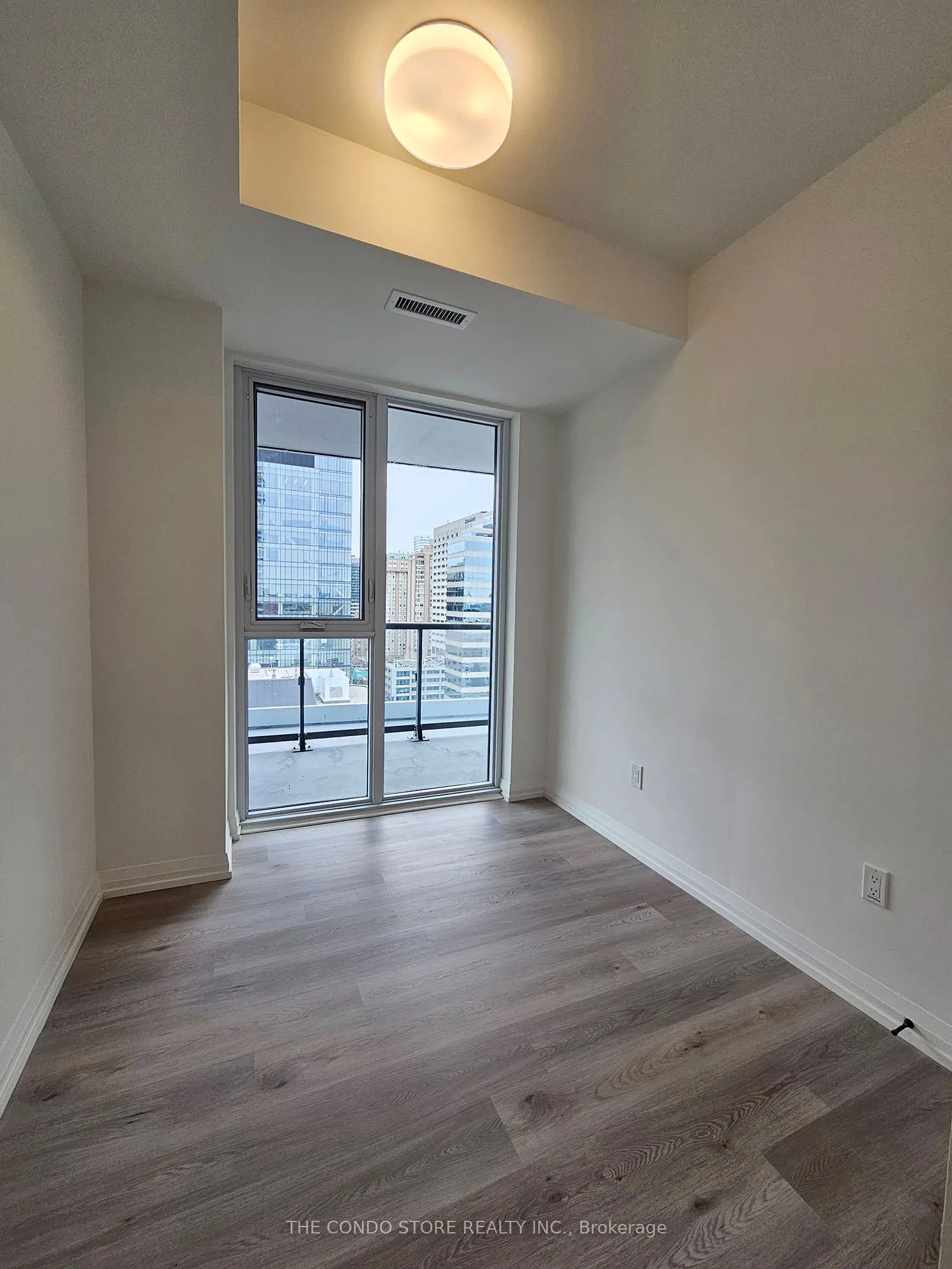 280 Dundas Street W, #1405