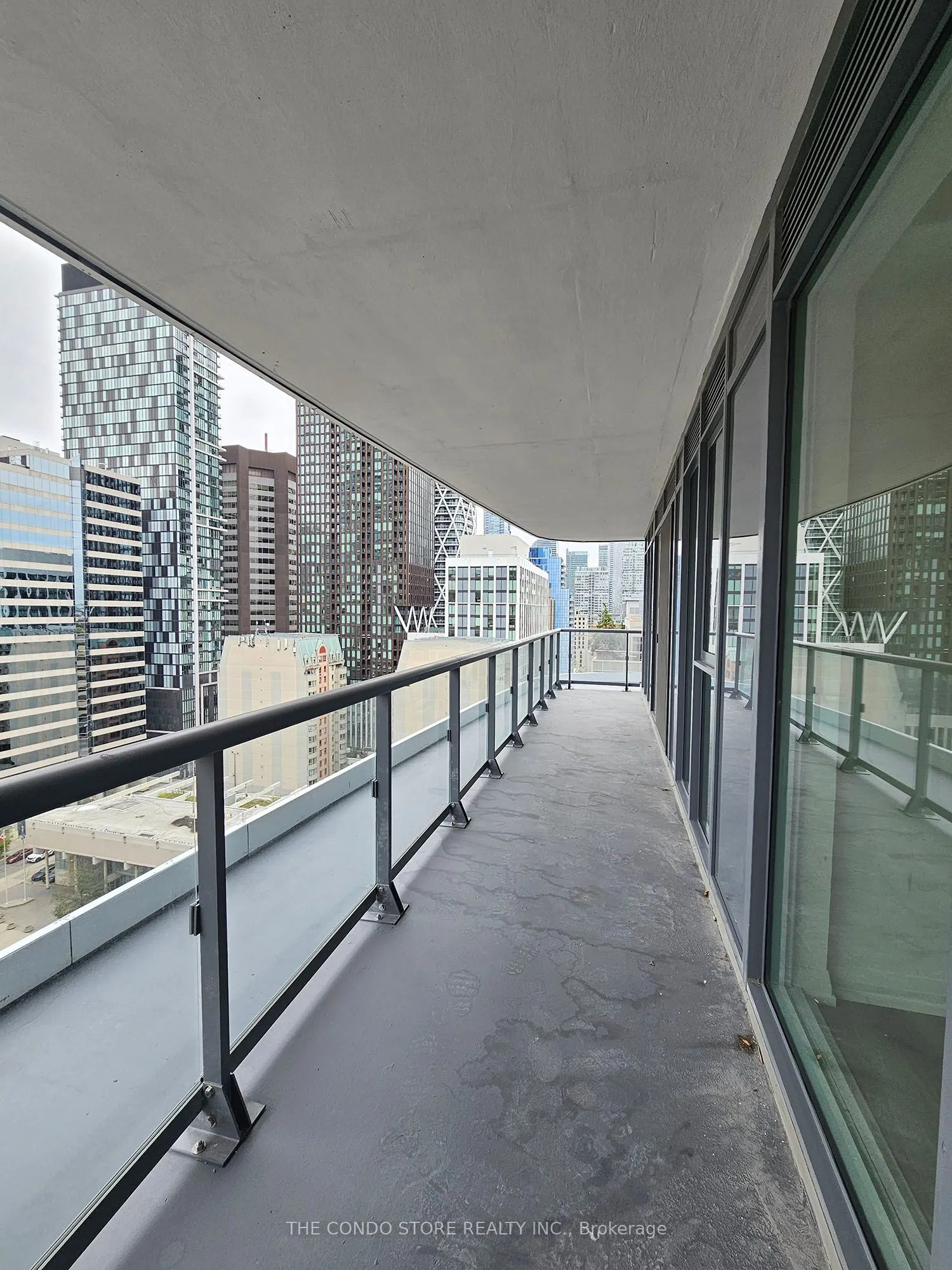 280 Dundas Street W, #1405