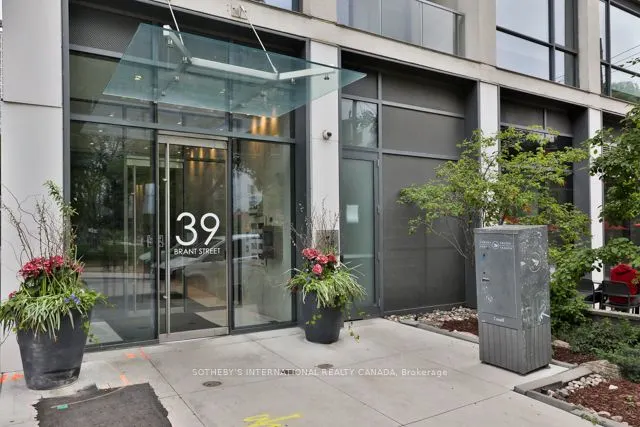 39 Brant Street, #915