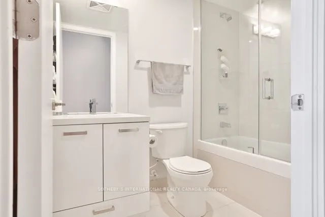 39 Brant Street, #915