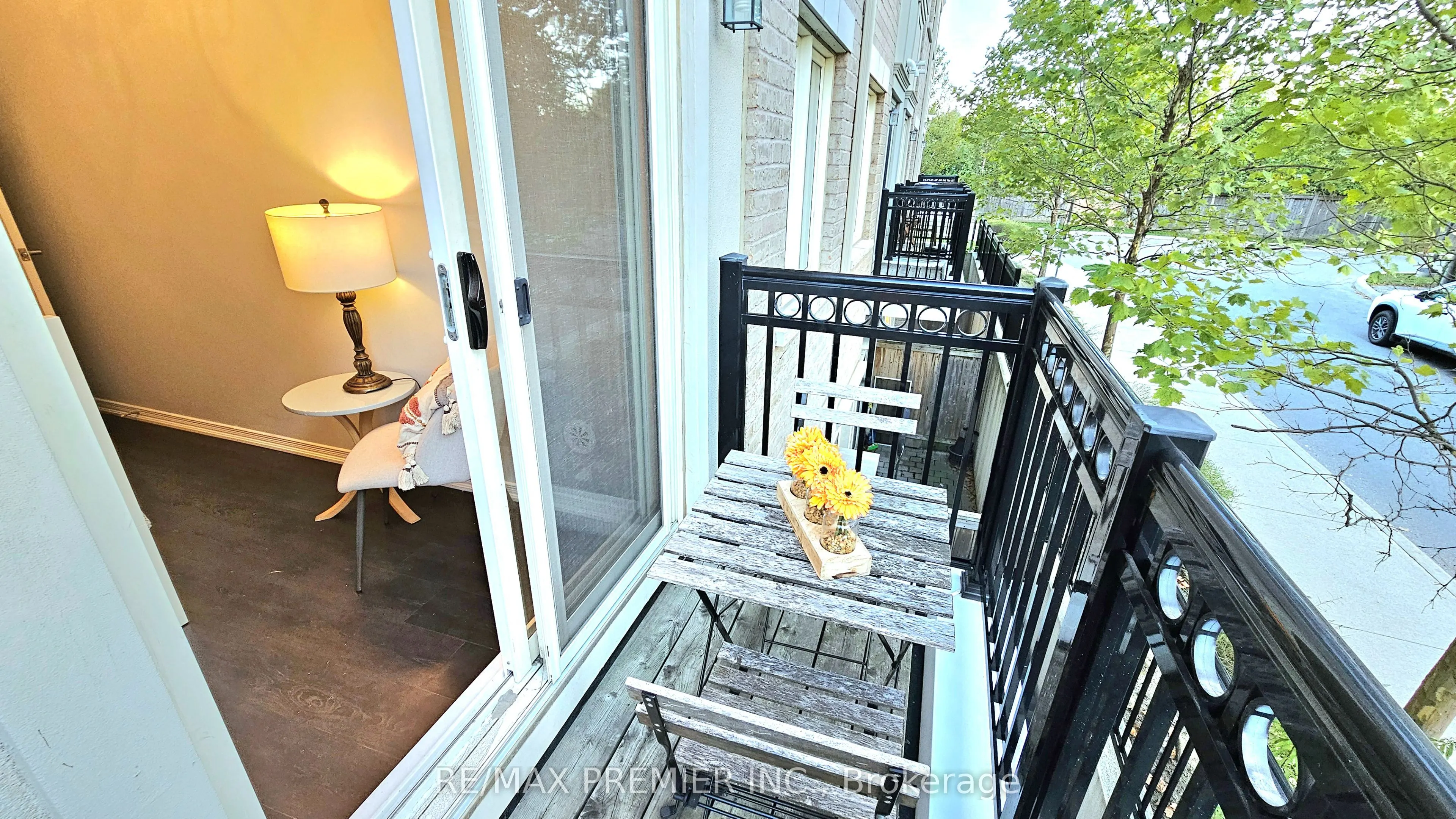 19 Coneflower Crescent, #272