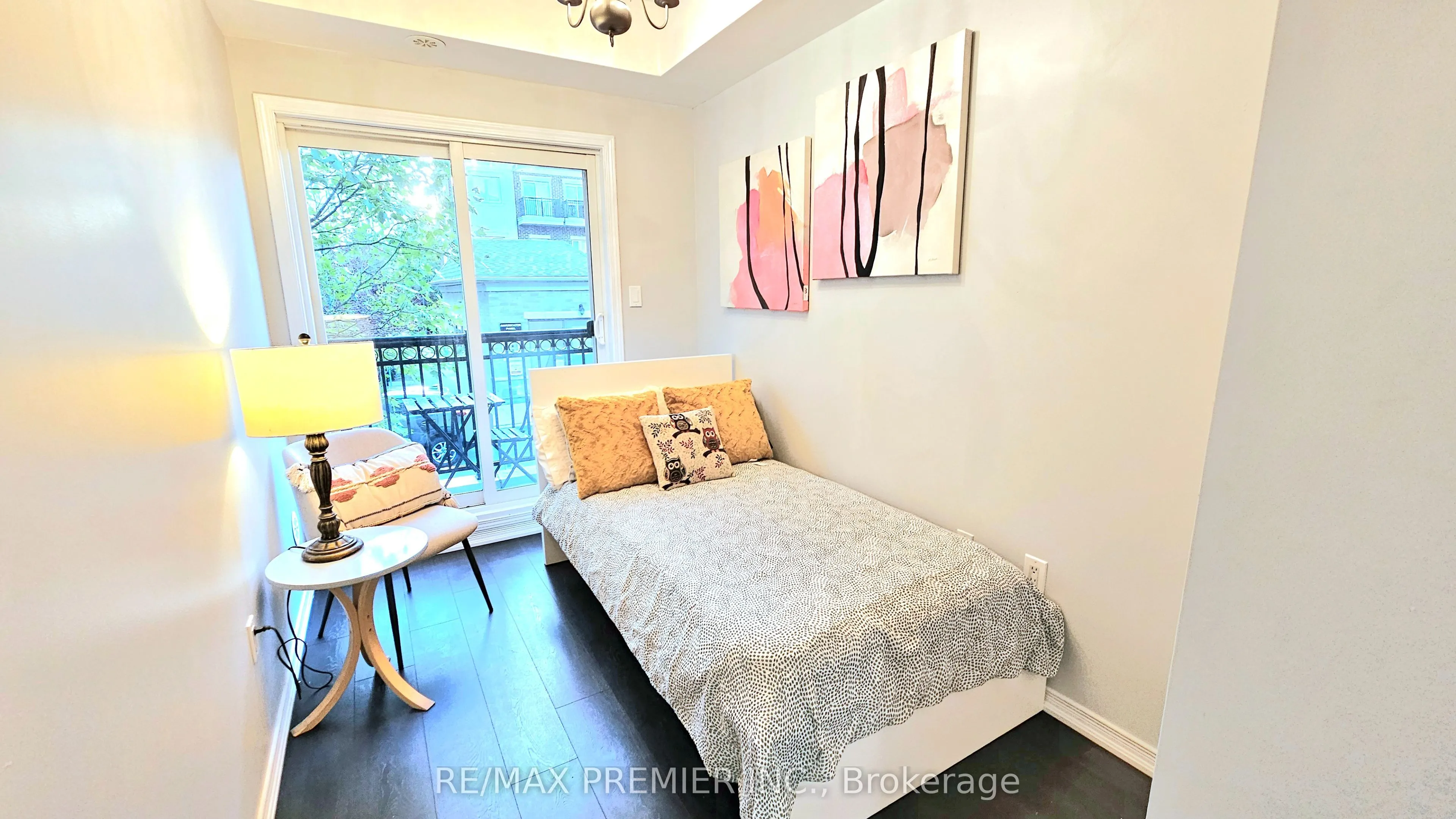 19 Coneflower Crescent, #272