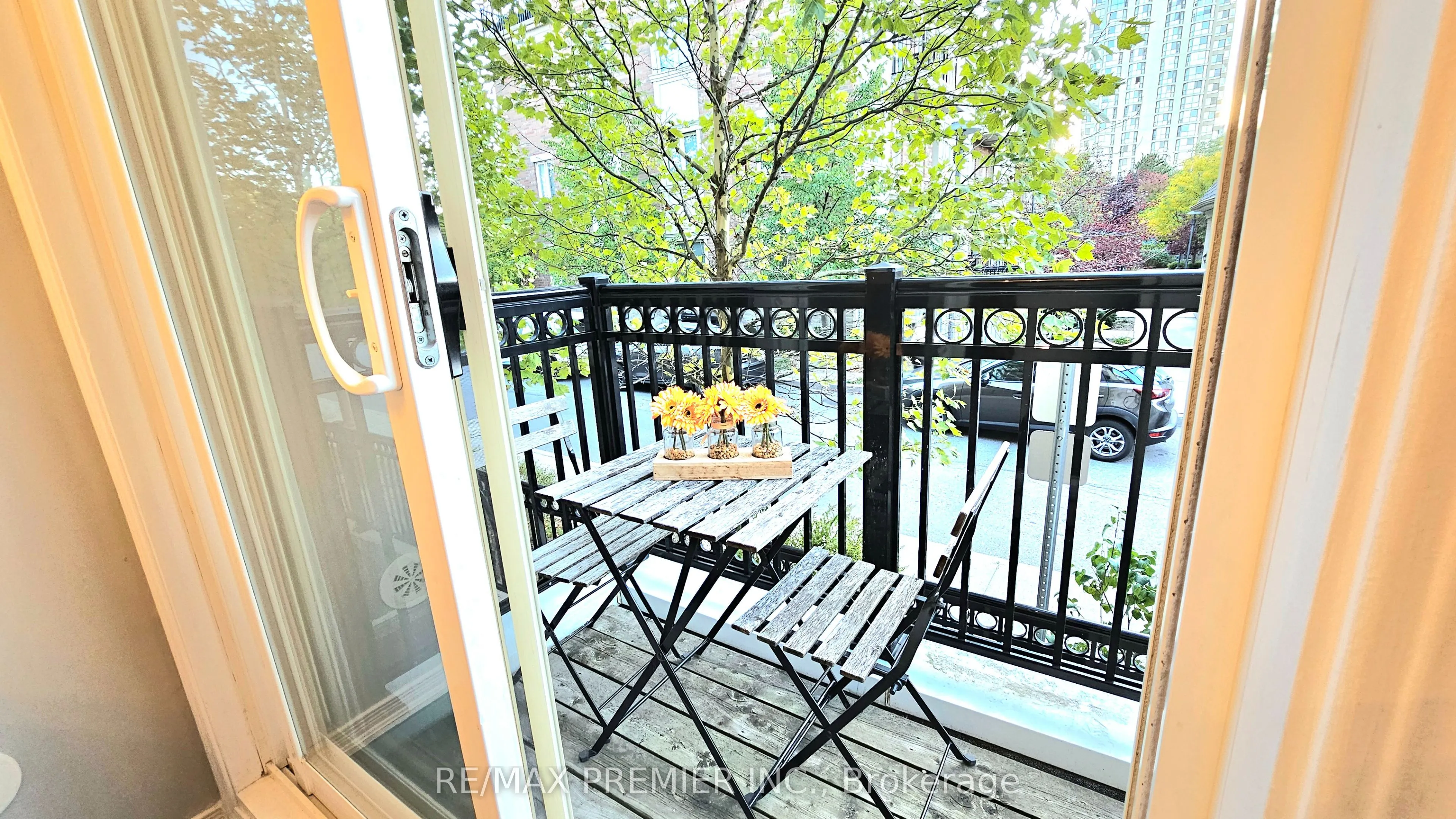 19 Coneflower Crescent, #272