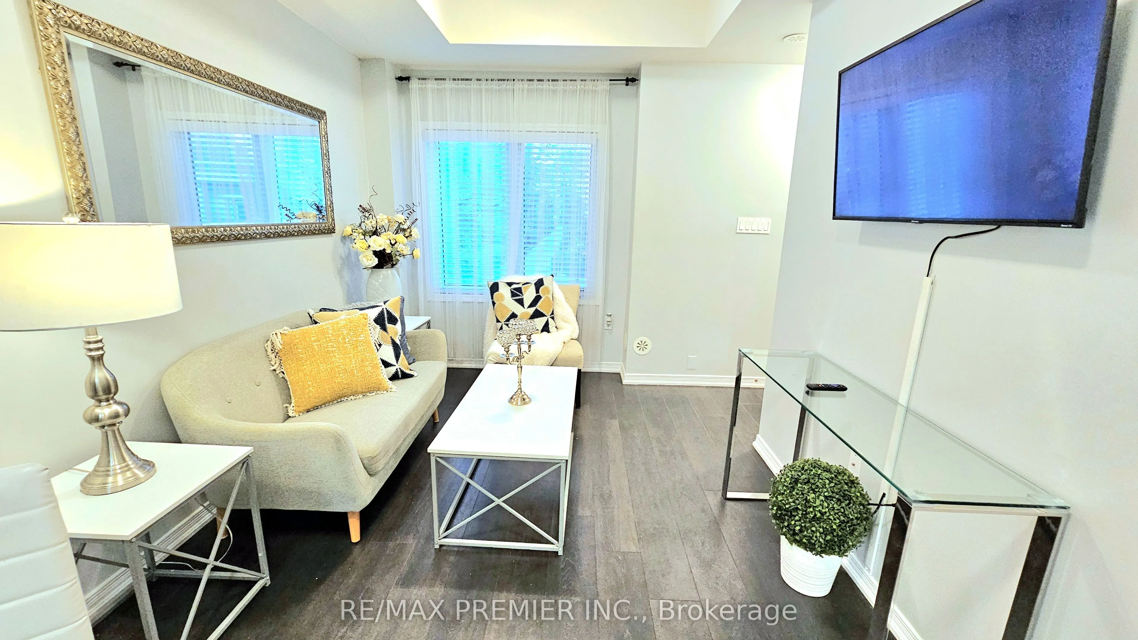 19 Coneflower Crescent, #272