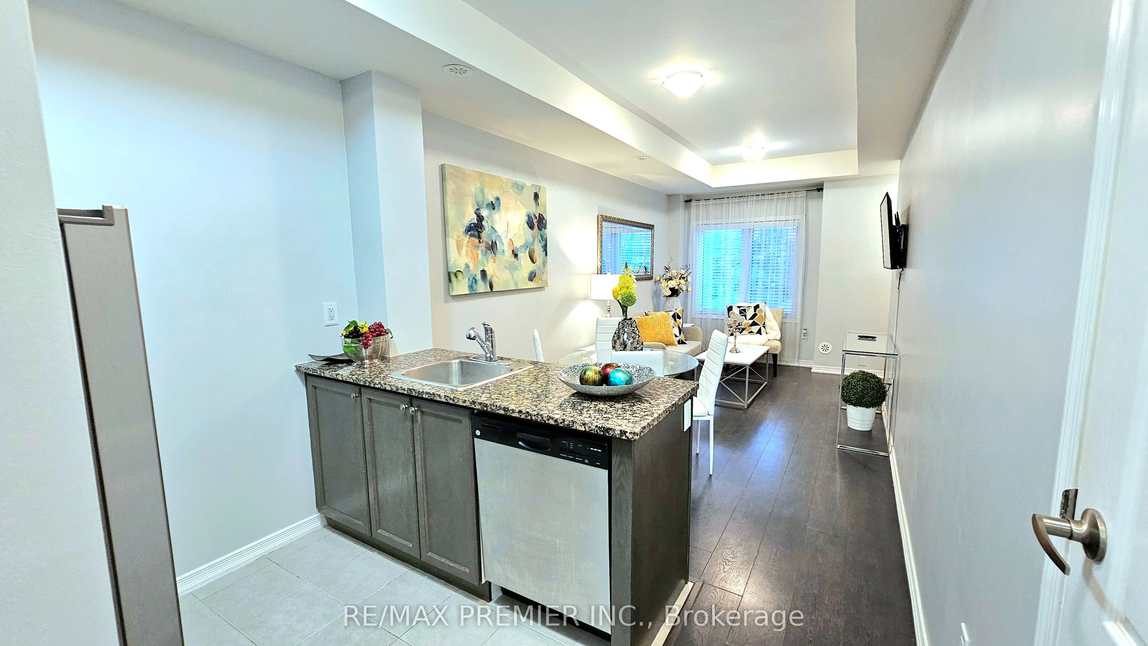19 Coneflower Crescent, #272