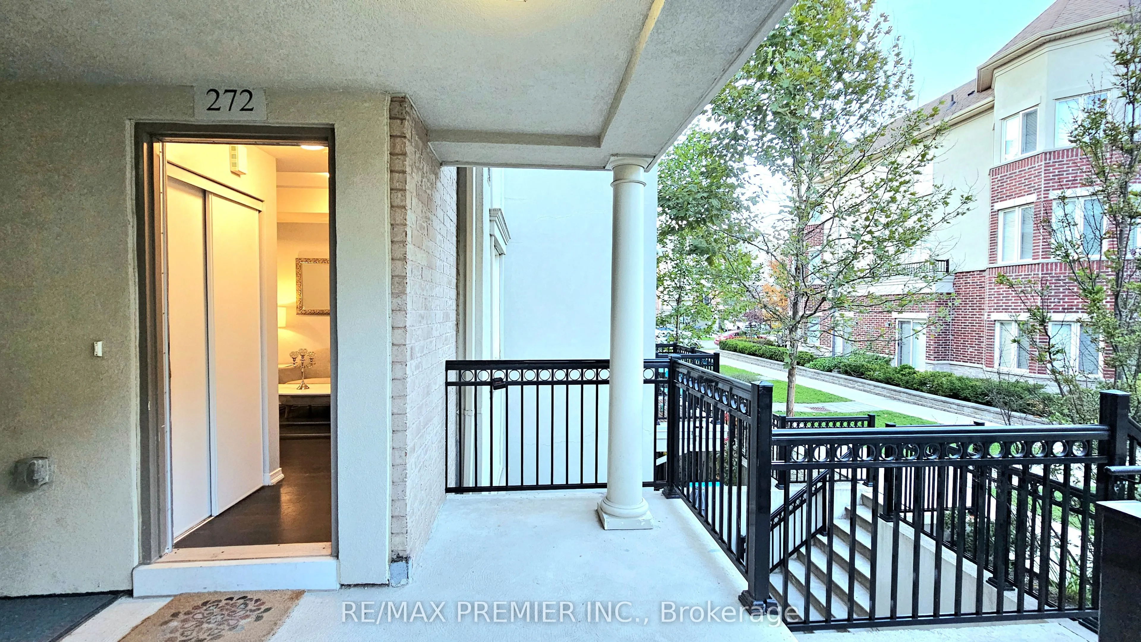 19 Coneflower Crescent, #272
