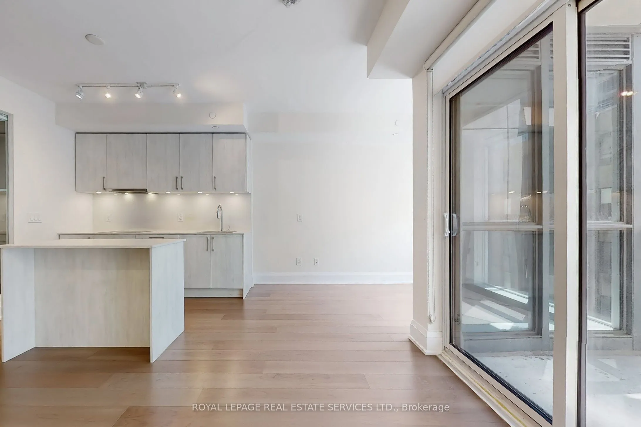 88 Cumberland Street, #808