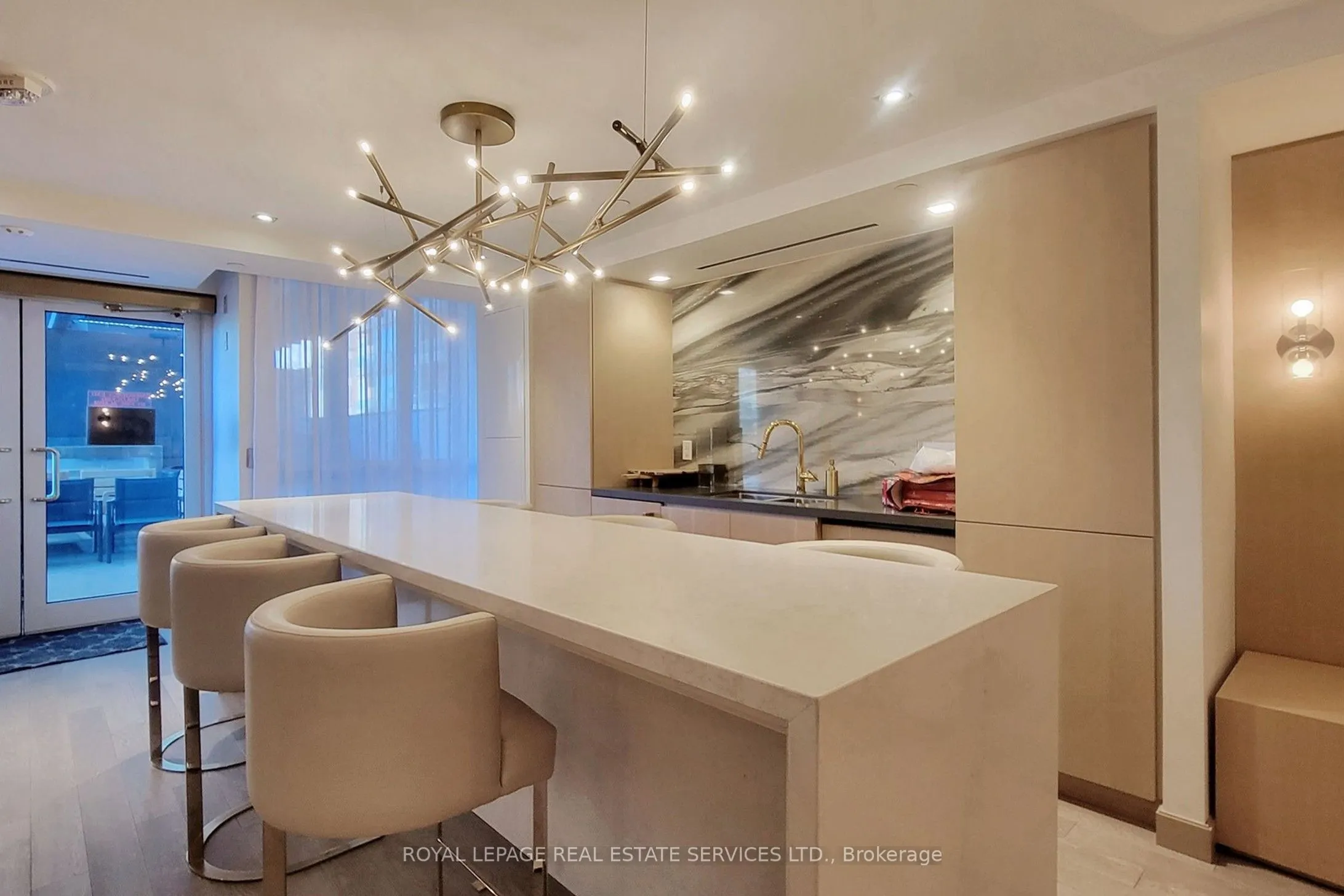 88 Cumberland Street, #808