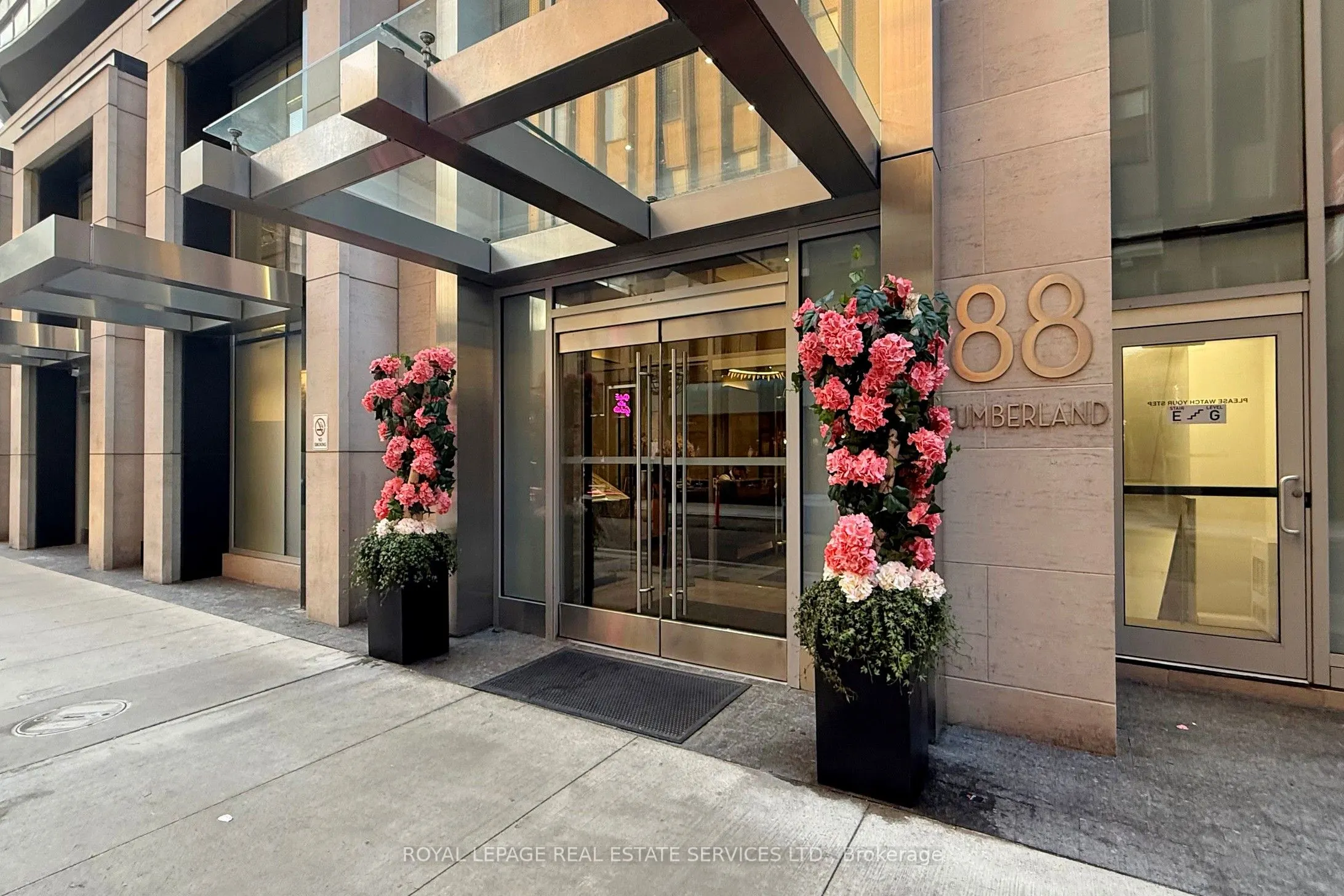 88 Cumberland Street, #808
