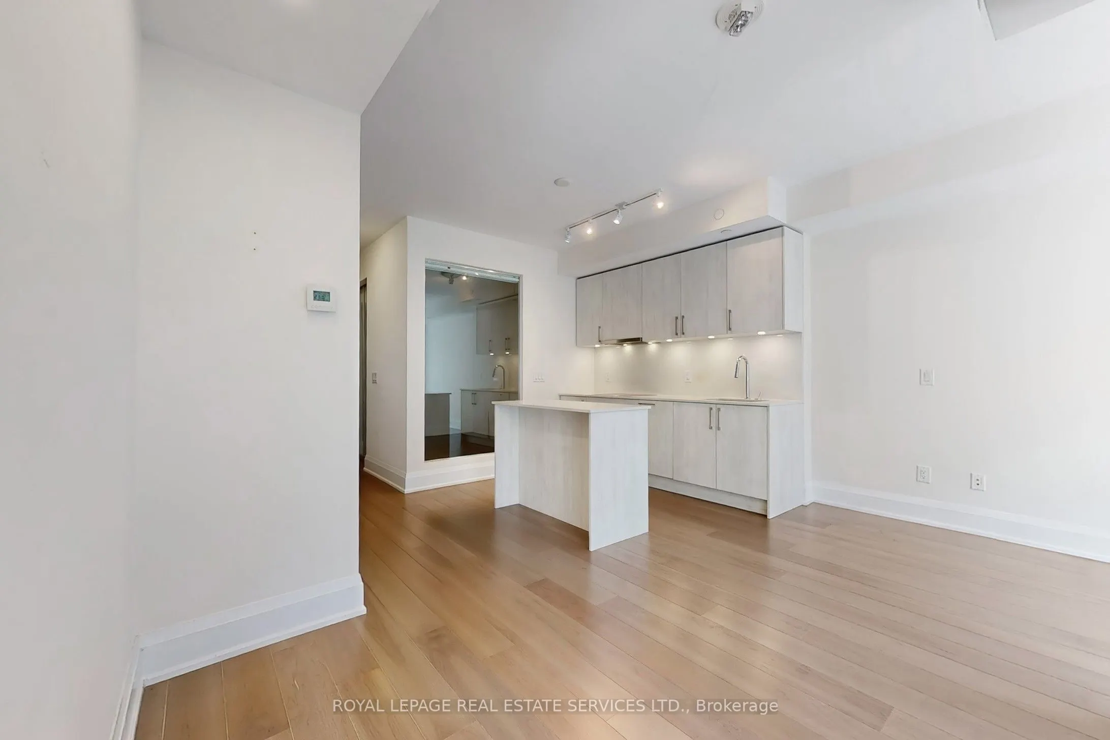 88 Cumberland Street, #808