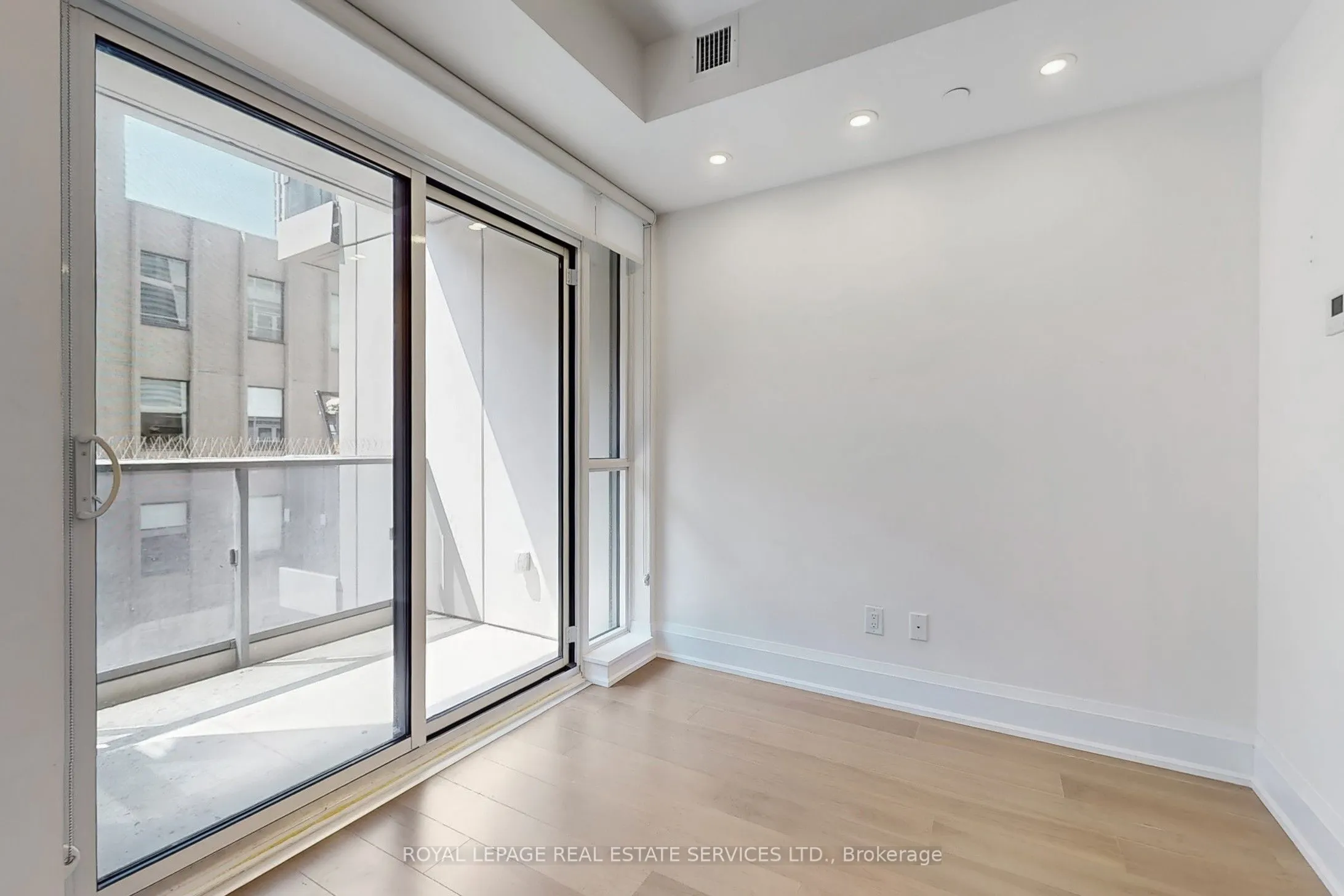 88 Cumberland Street, #808