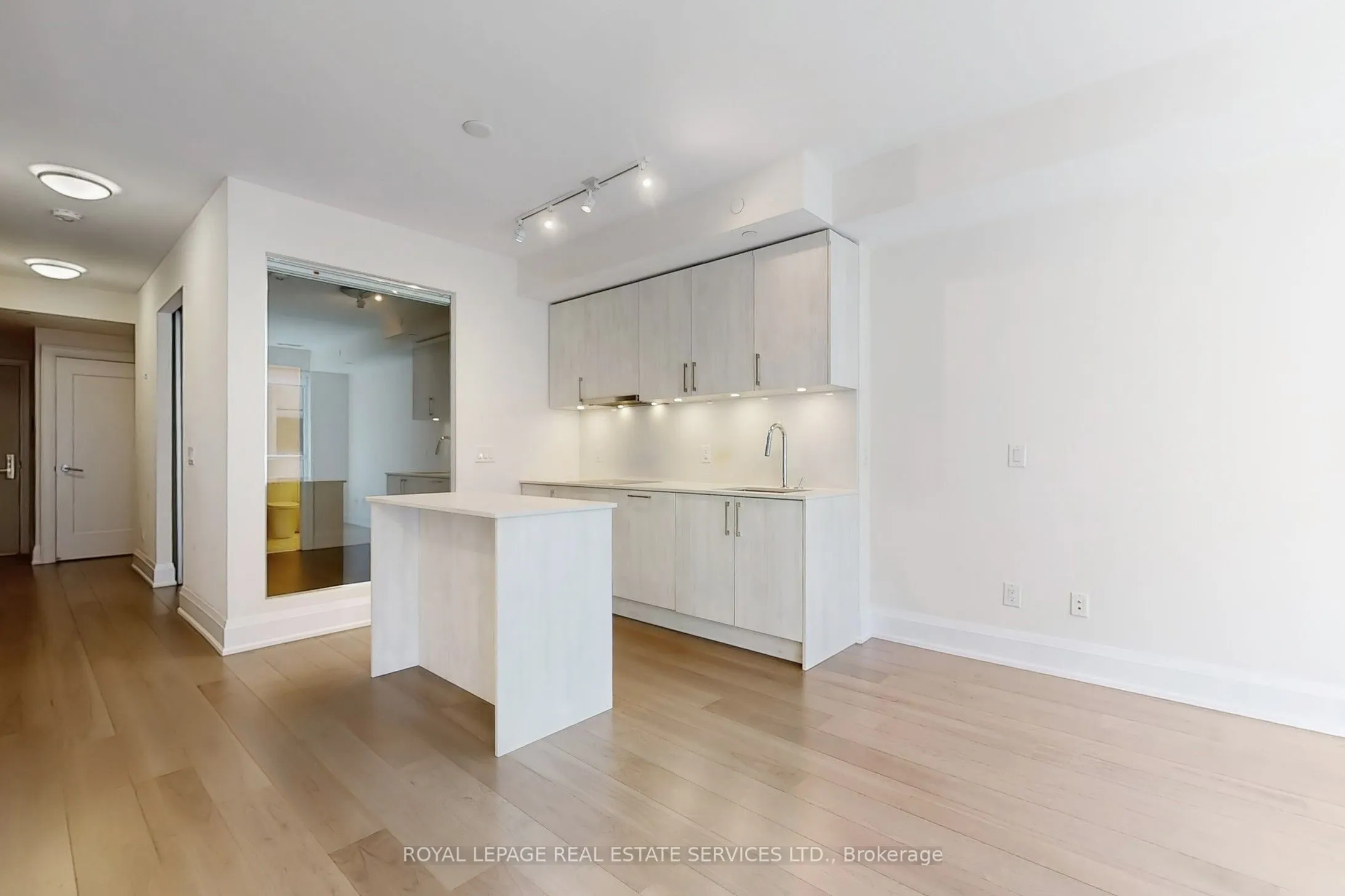 88 Cumberland Street, #808
