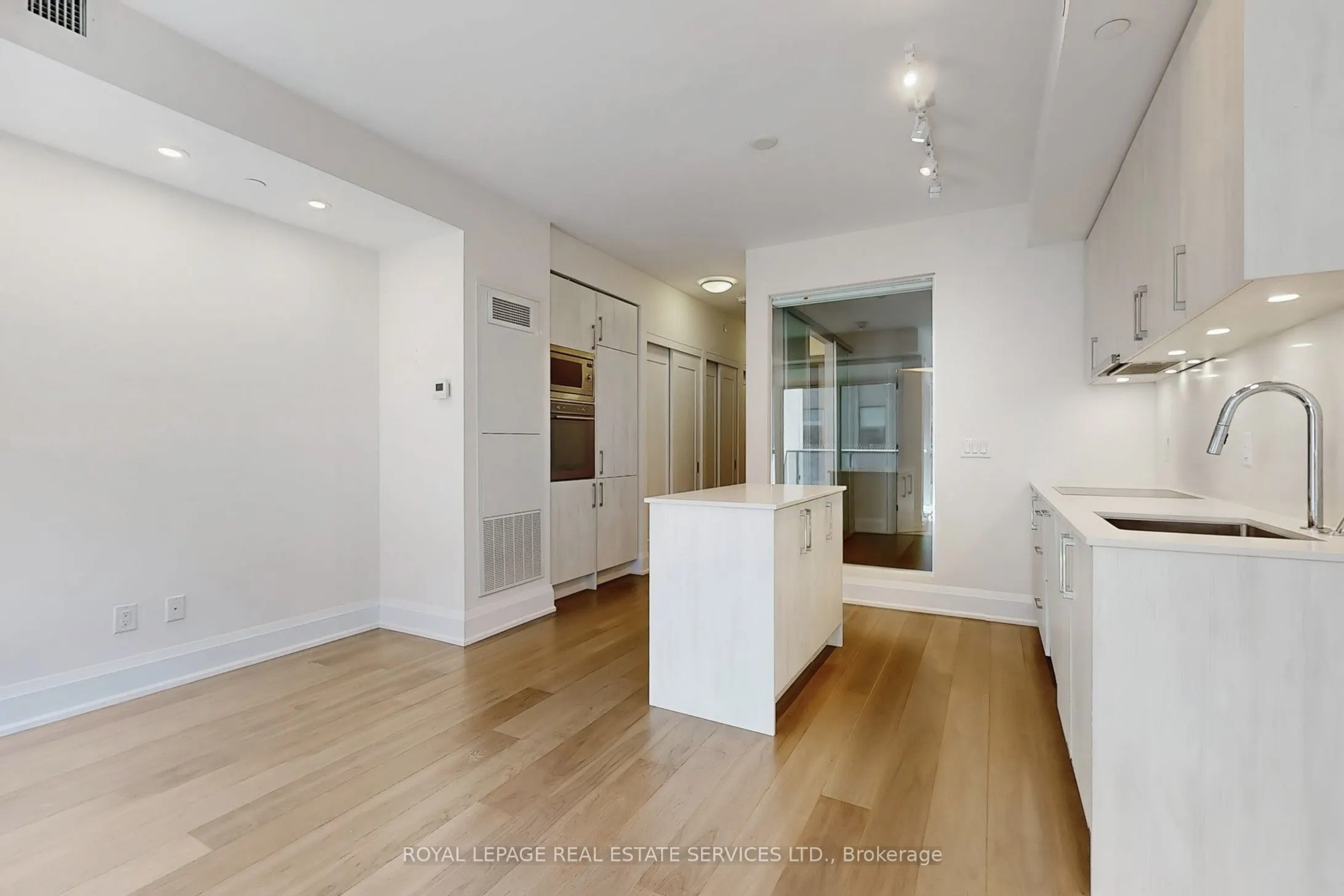 88 Cumberland Street, #808