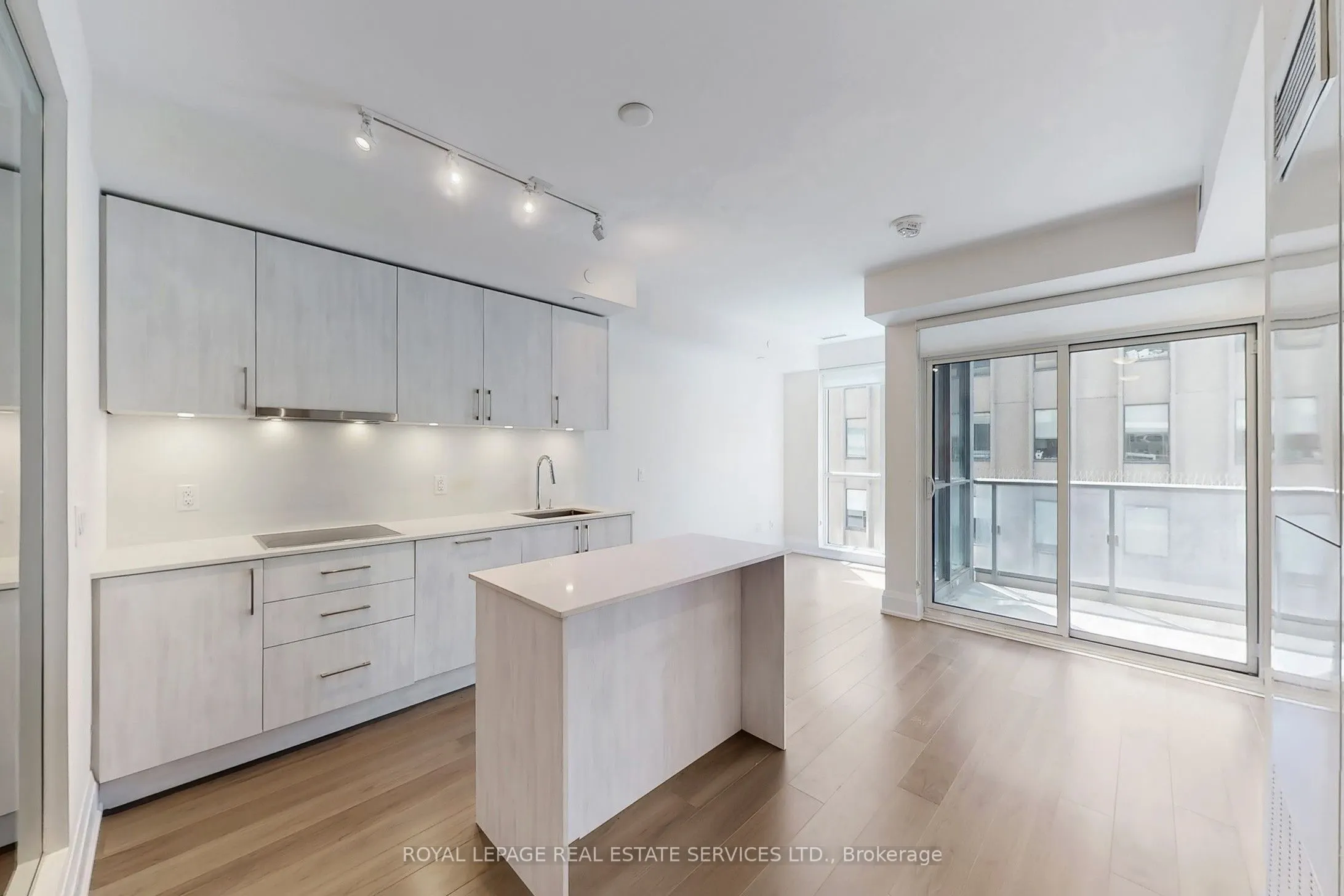 88 Cumberland Street, #808