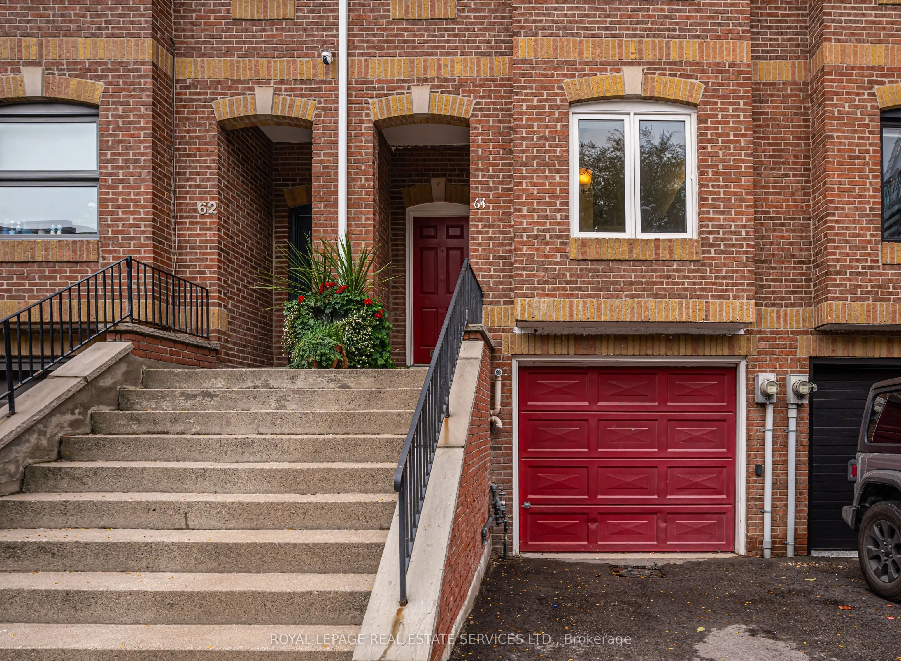 64 Arnold Avenue