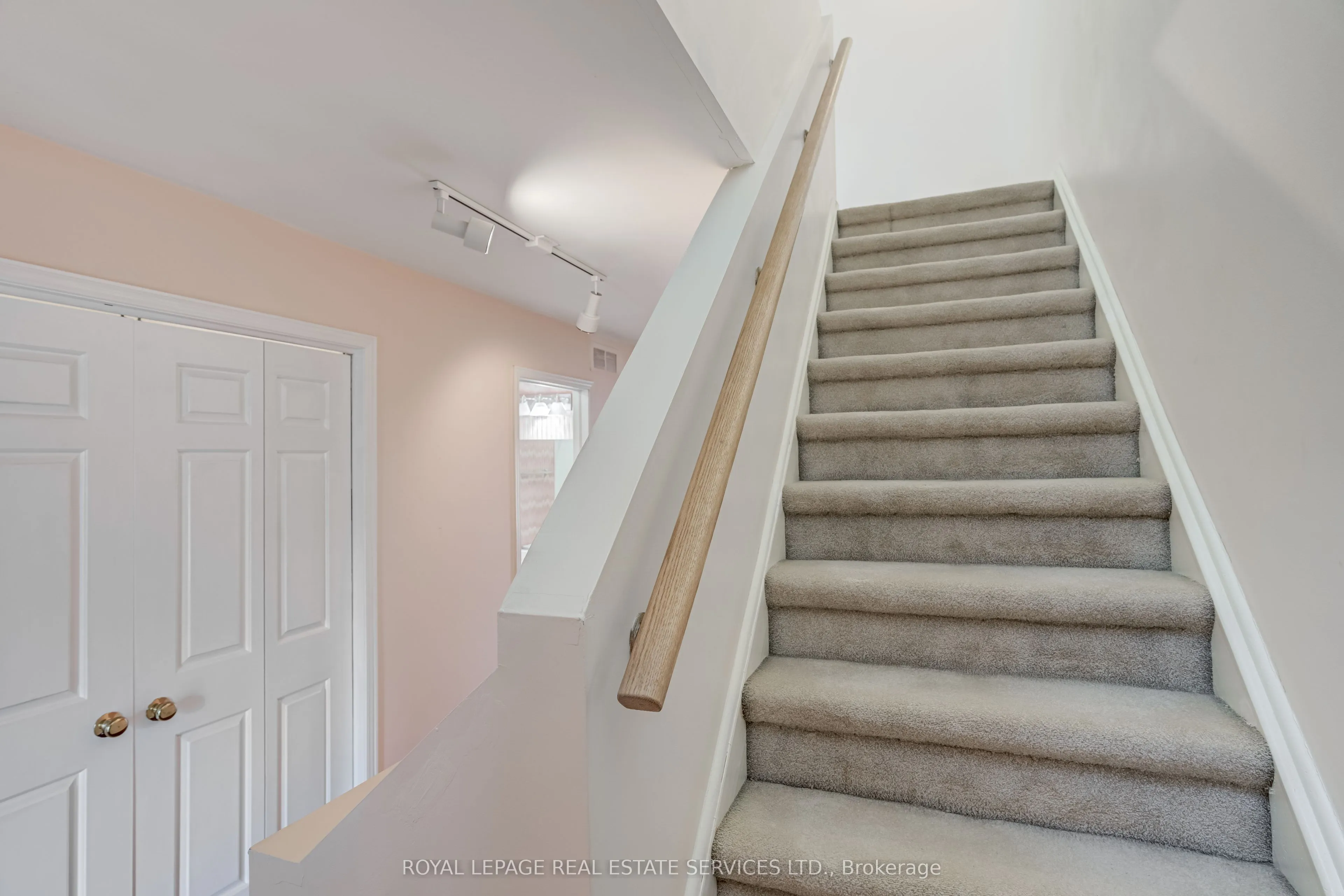 64 Arnold Avenue