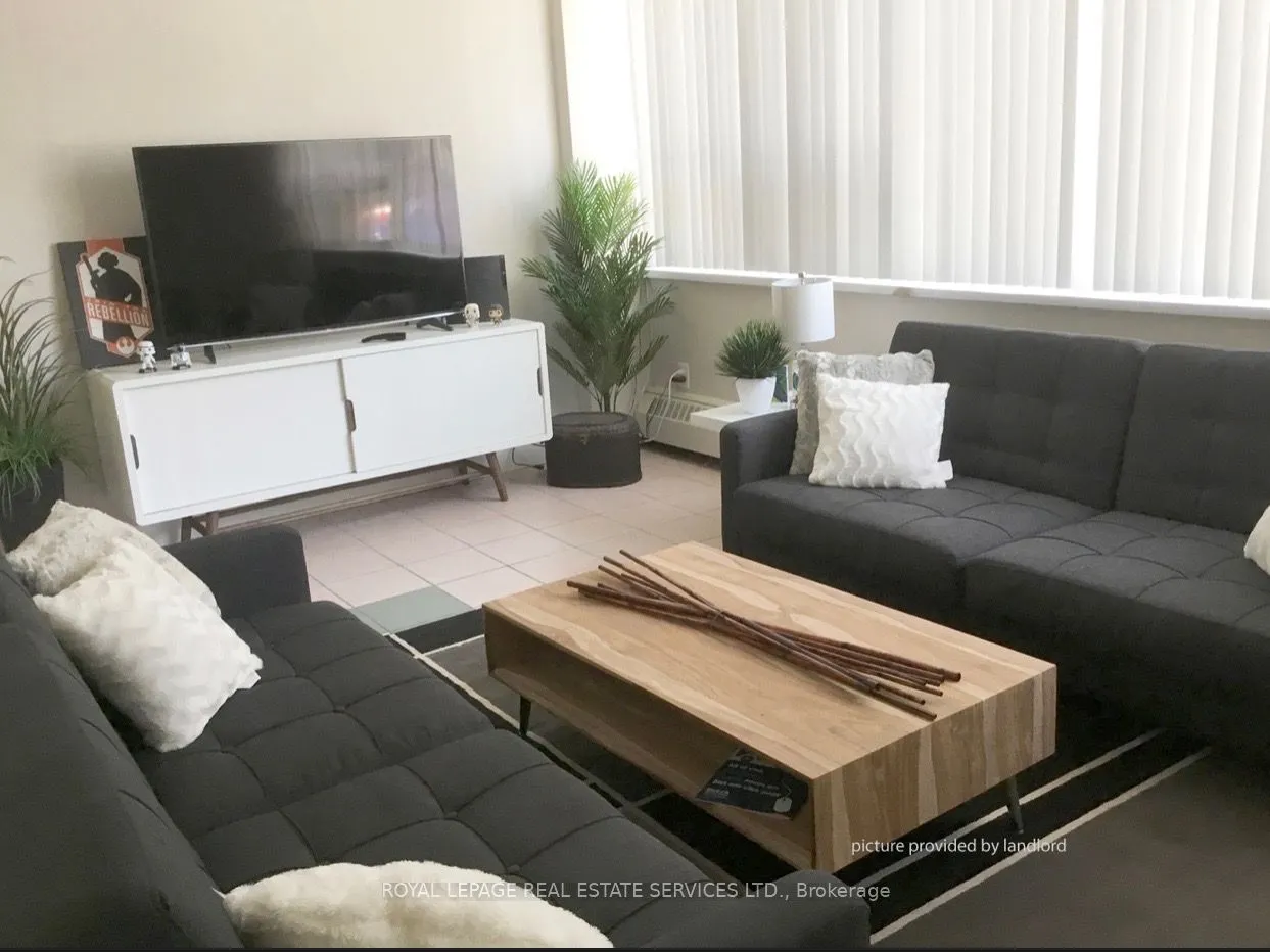 105 Raglan Avenue, #303