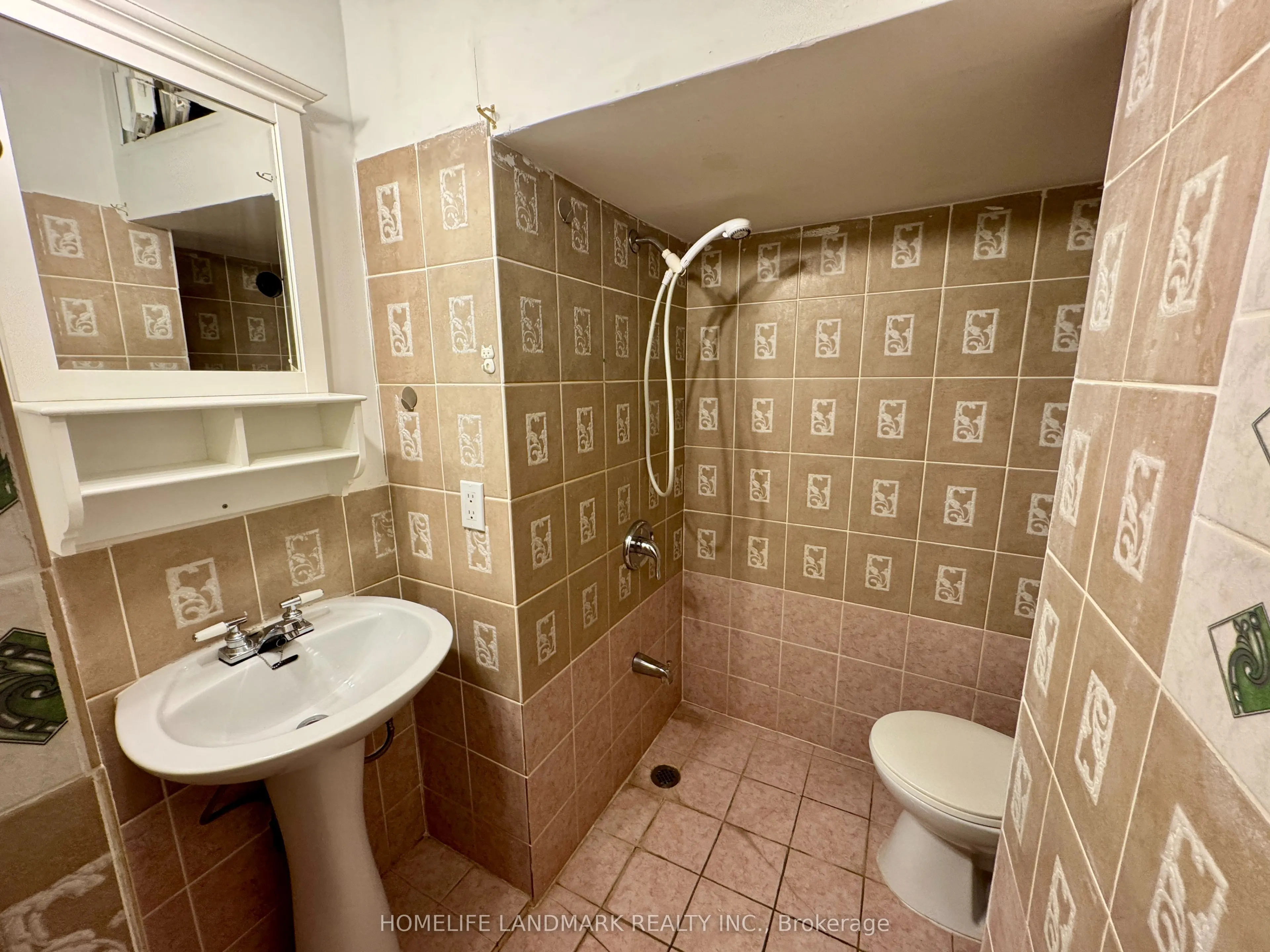 450 Spadina Avenue, #6