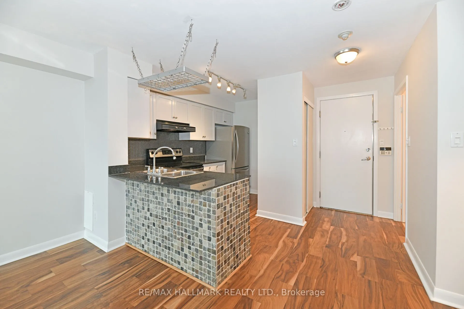 323 Richmond Street E, #1008