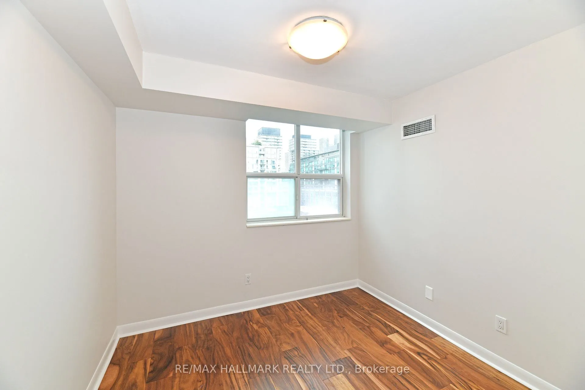 323 Richmond Street E, #1008