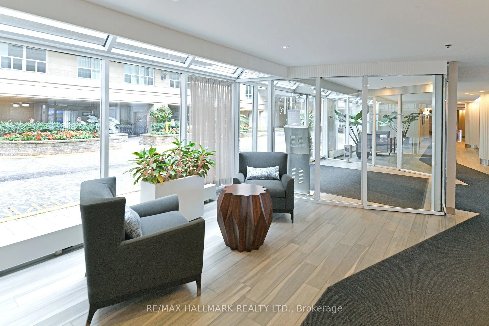 323 Richmond Street E, #1008