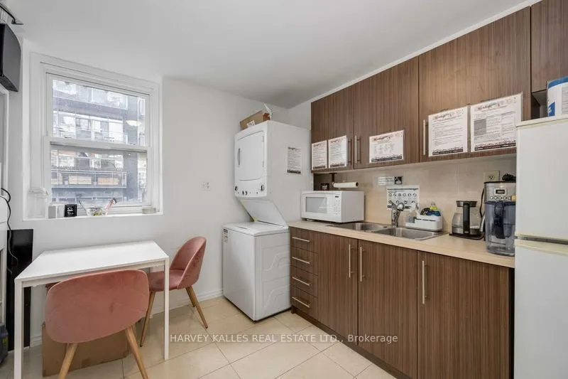 617 King Street W
