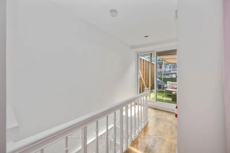 617 King Street W