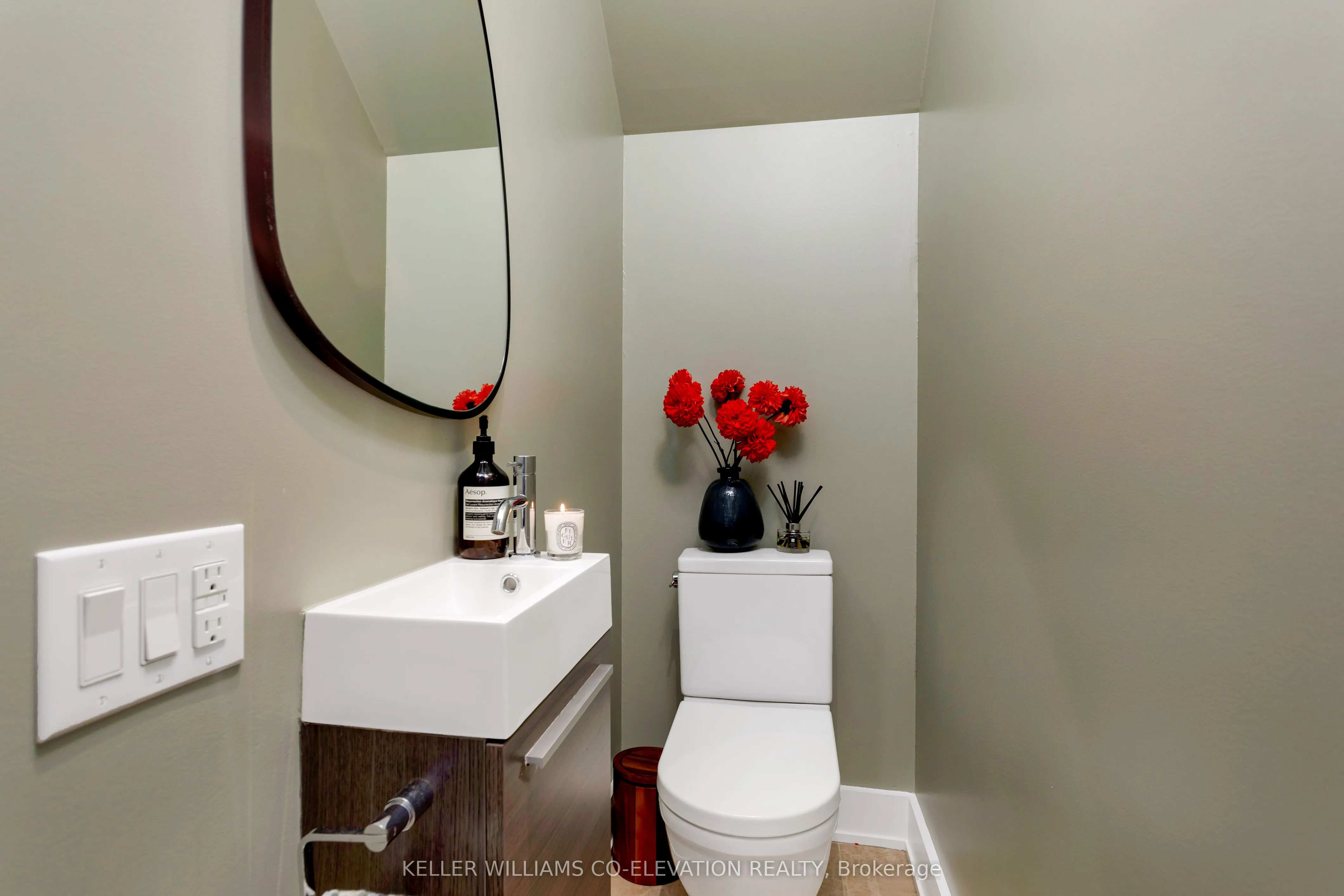 483 Dupont Street, #204