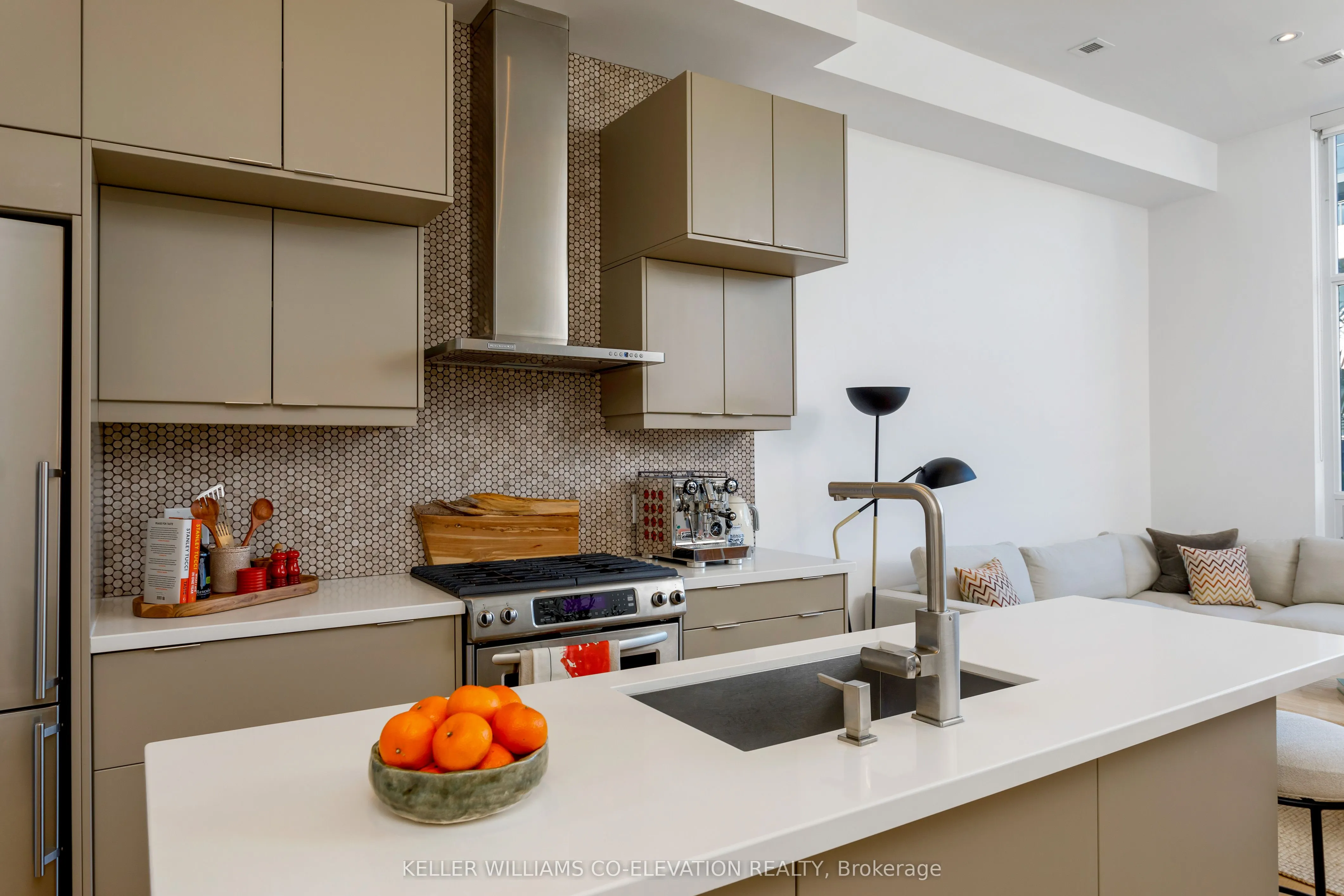 483 Dupont Street, #204