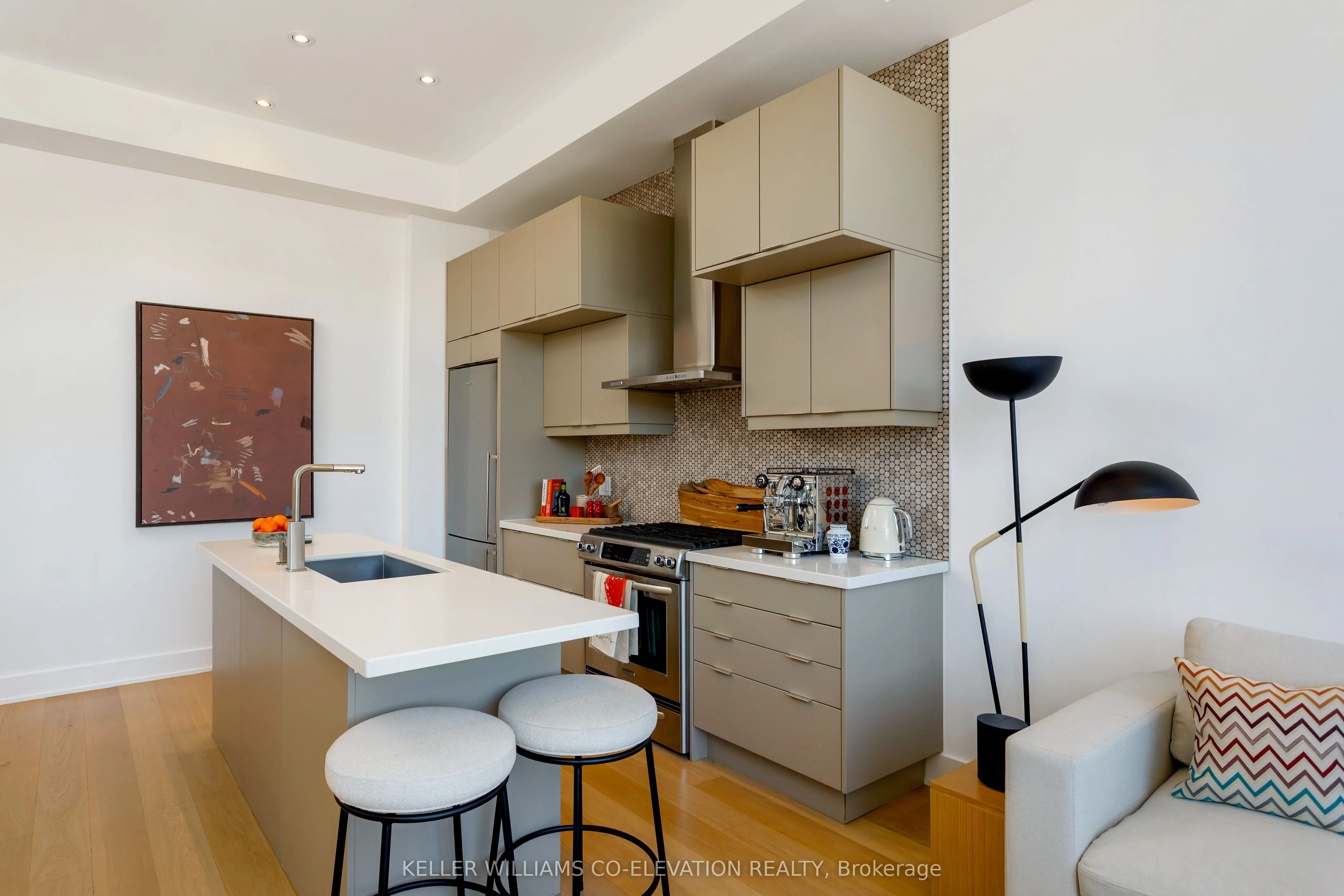 483 Dupont Street, #204