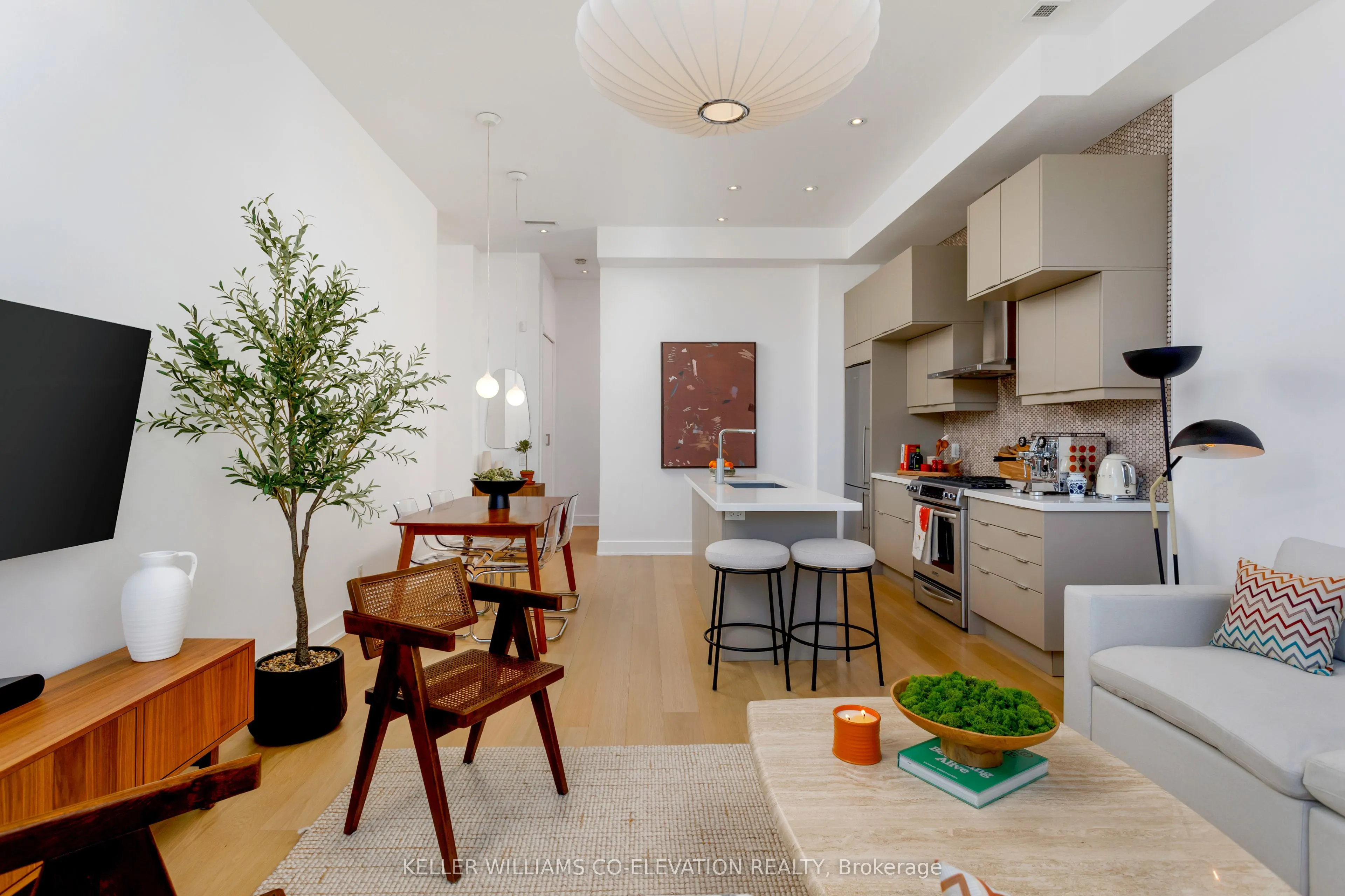 483 Dupont Street, #204