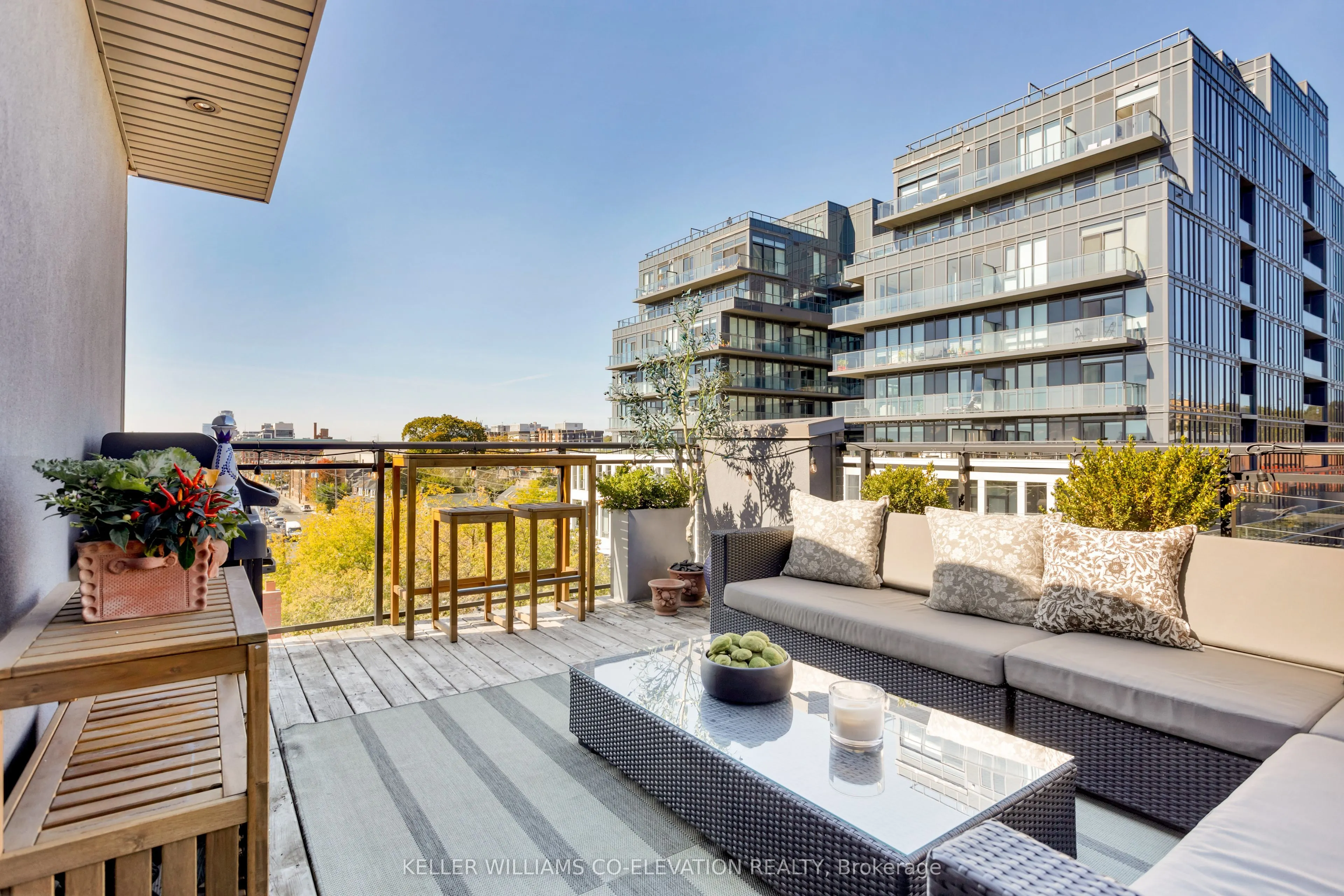 483 Dupont Street, #204