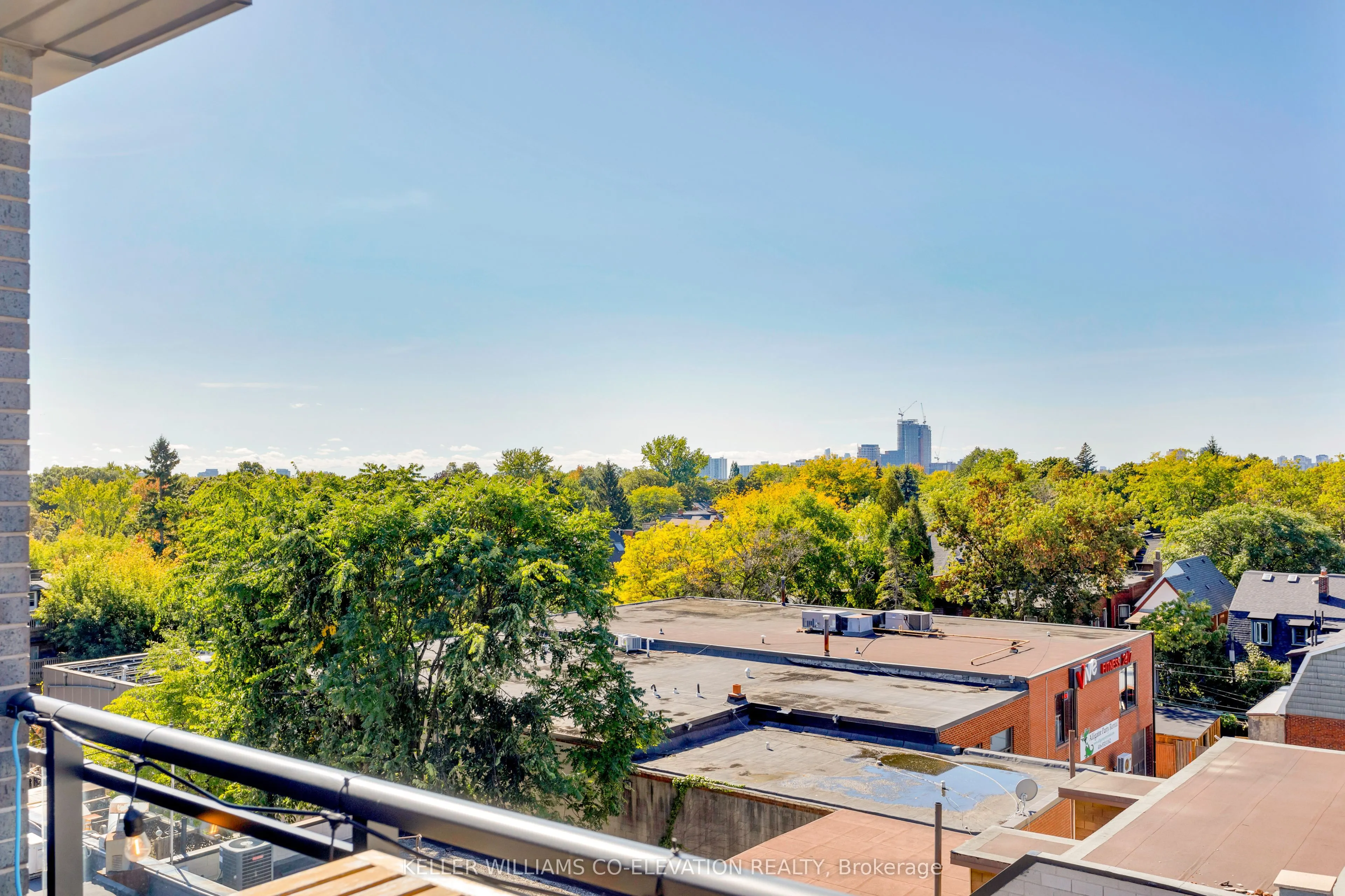 483 Dupont Street, #204