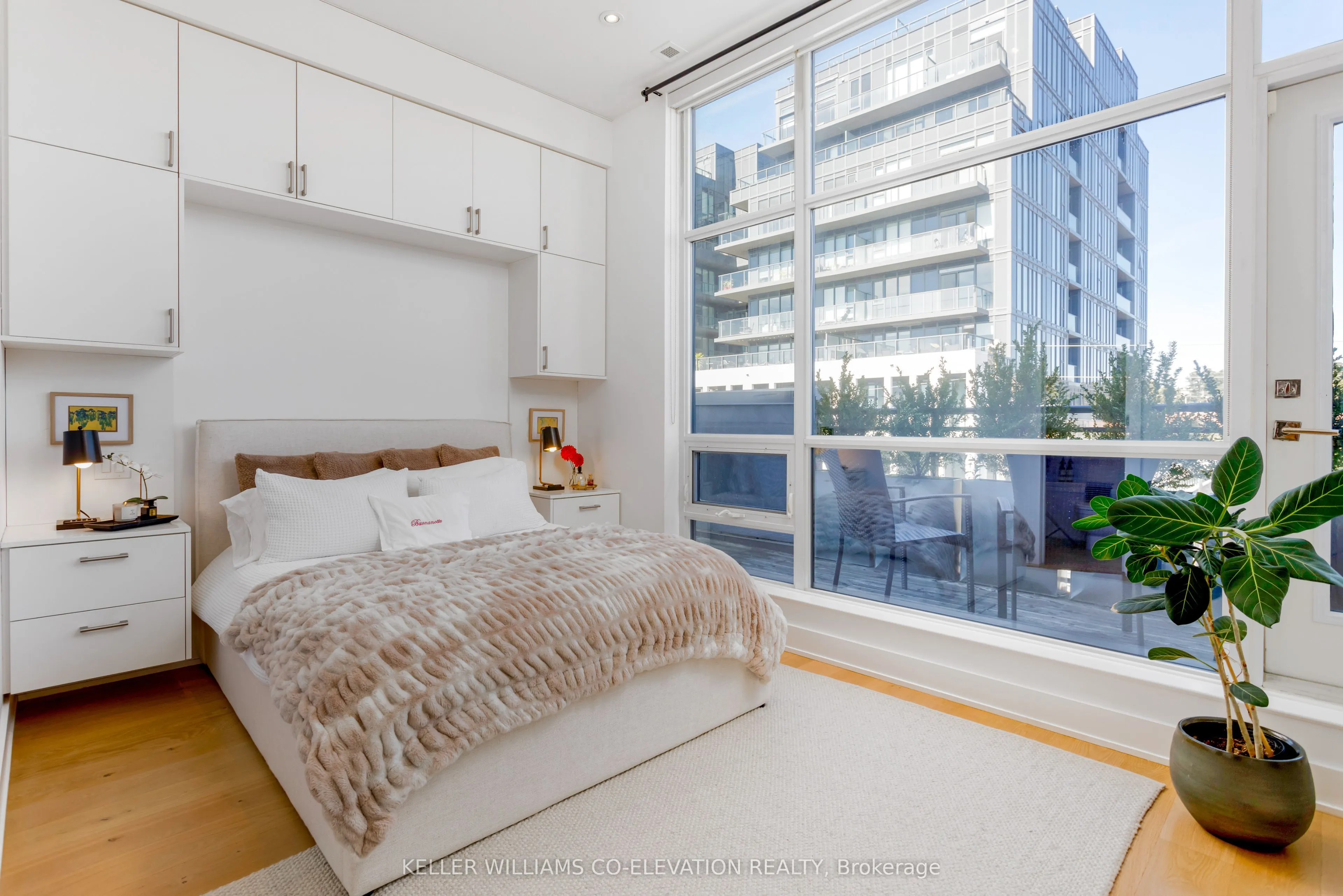 483 Dupont Street, #204