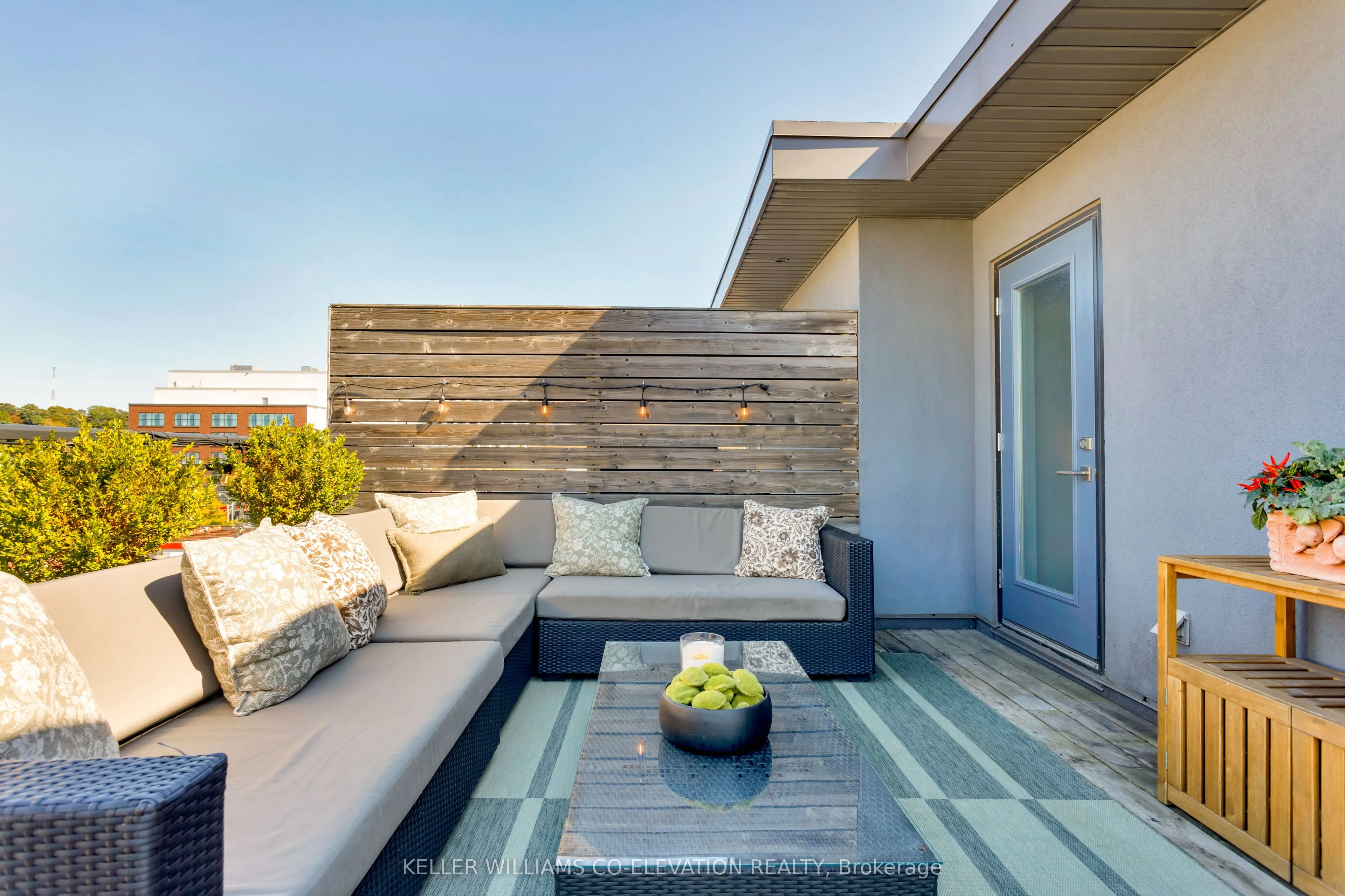483 Dupont Street, #204