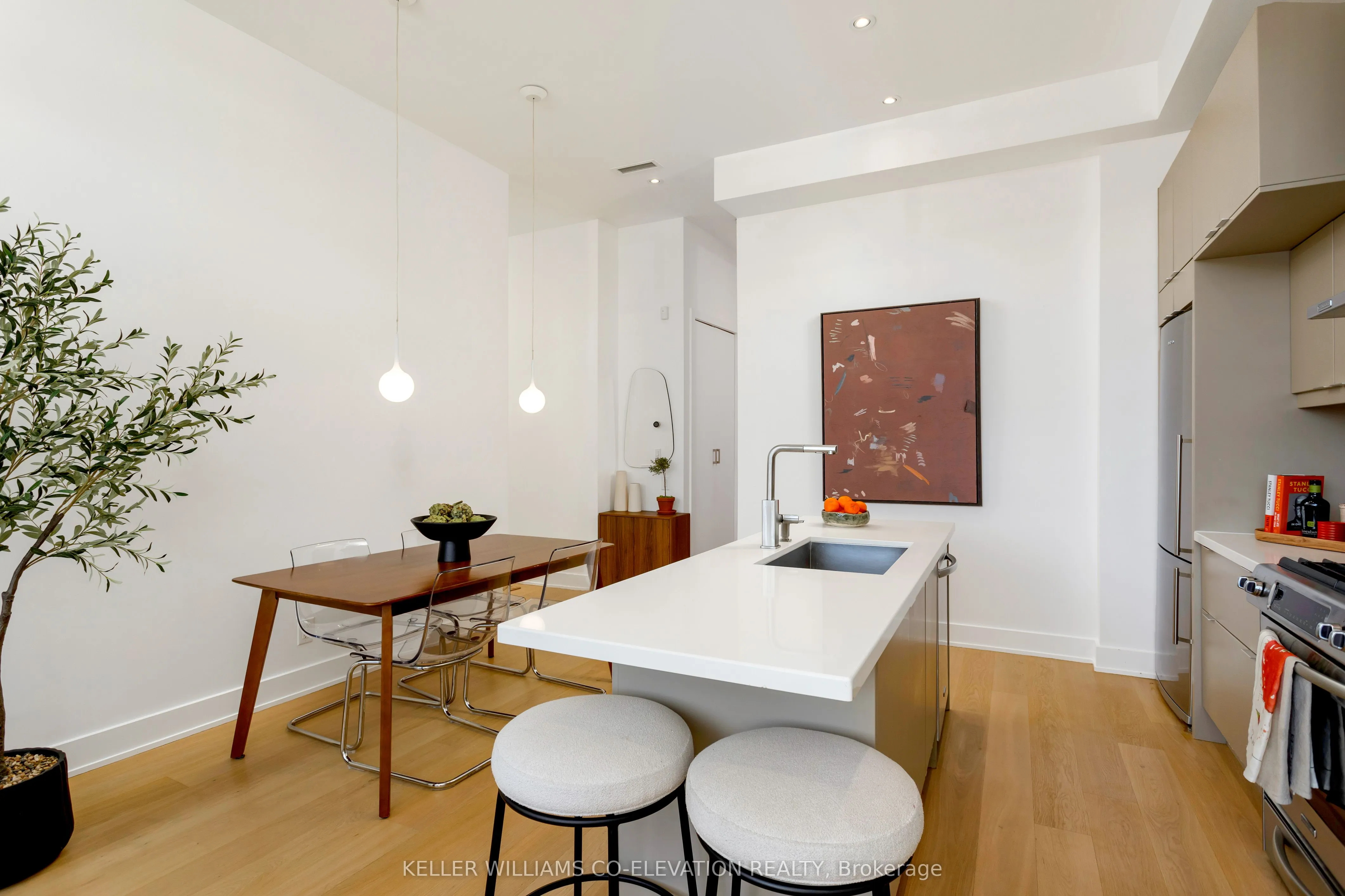 483 Dupont Street, #204