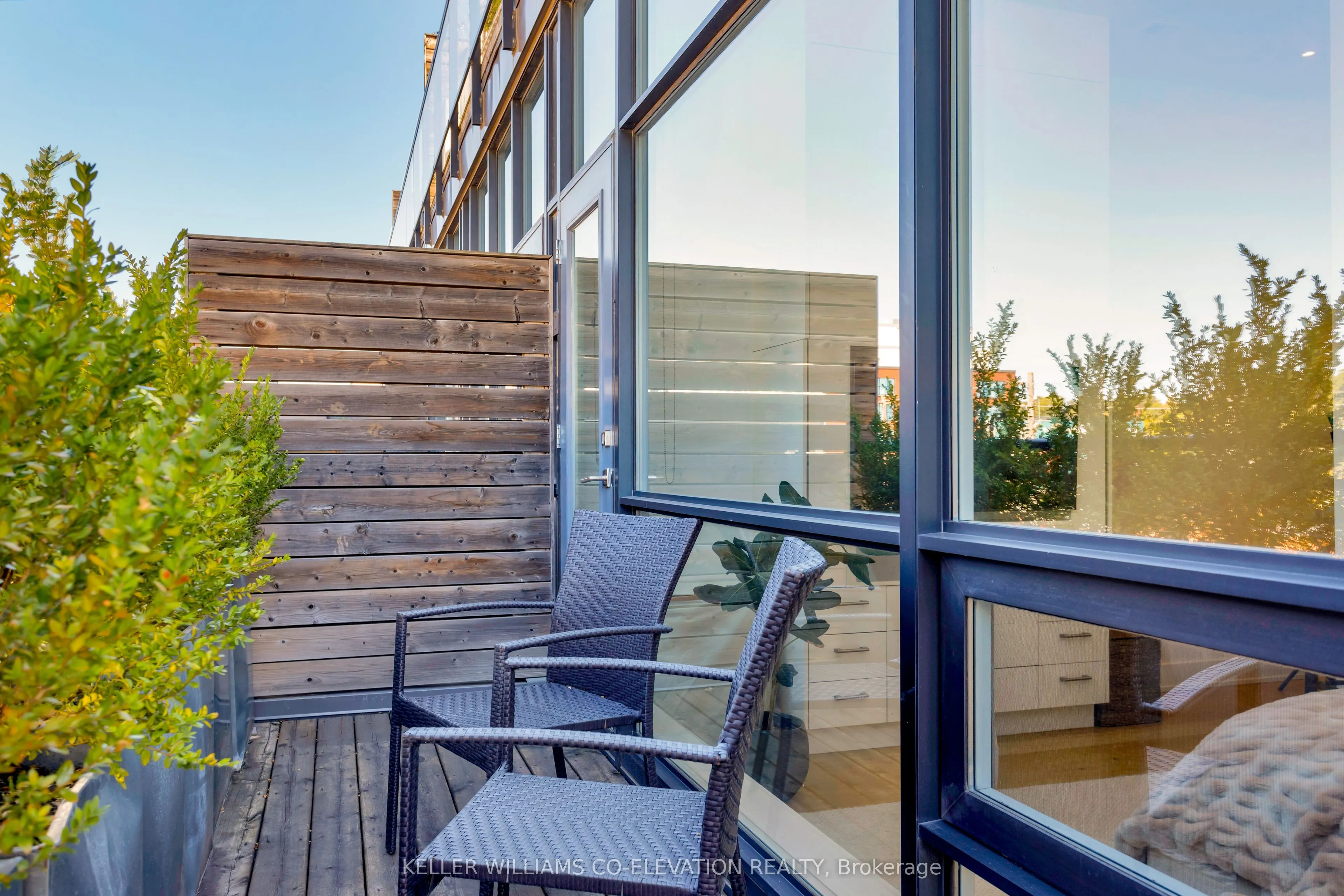 483 Dupont Street, #204