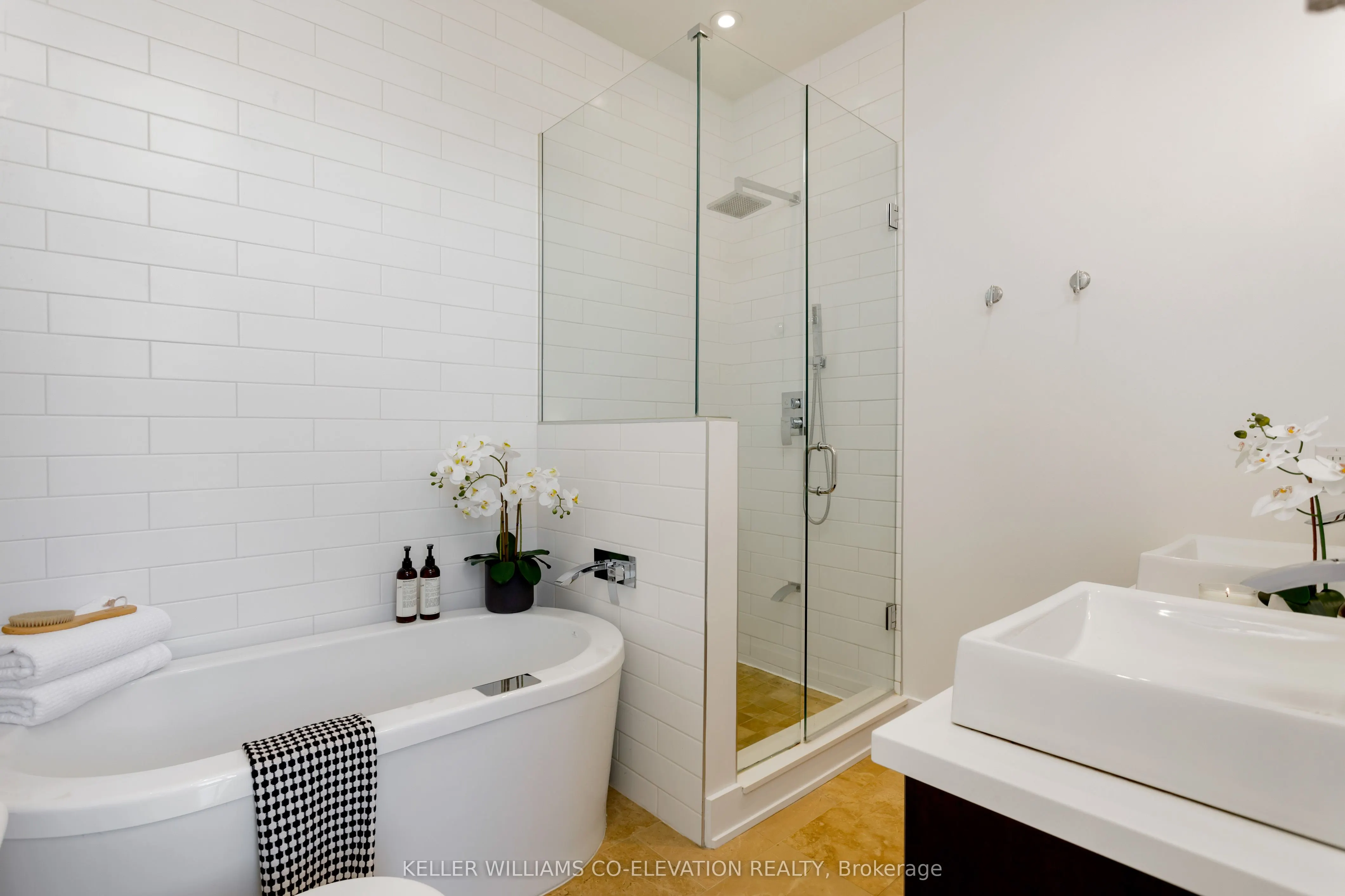 483 Dupont Street, #204