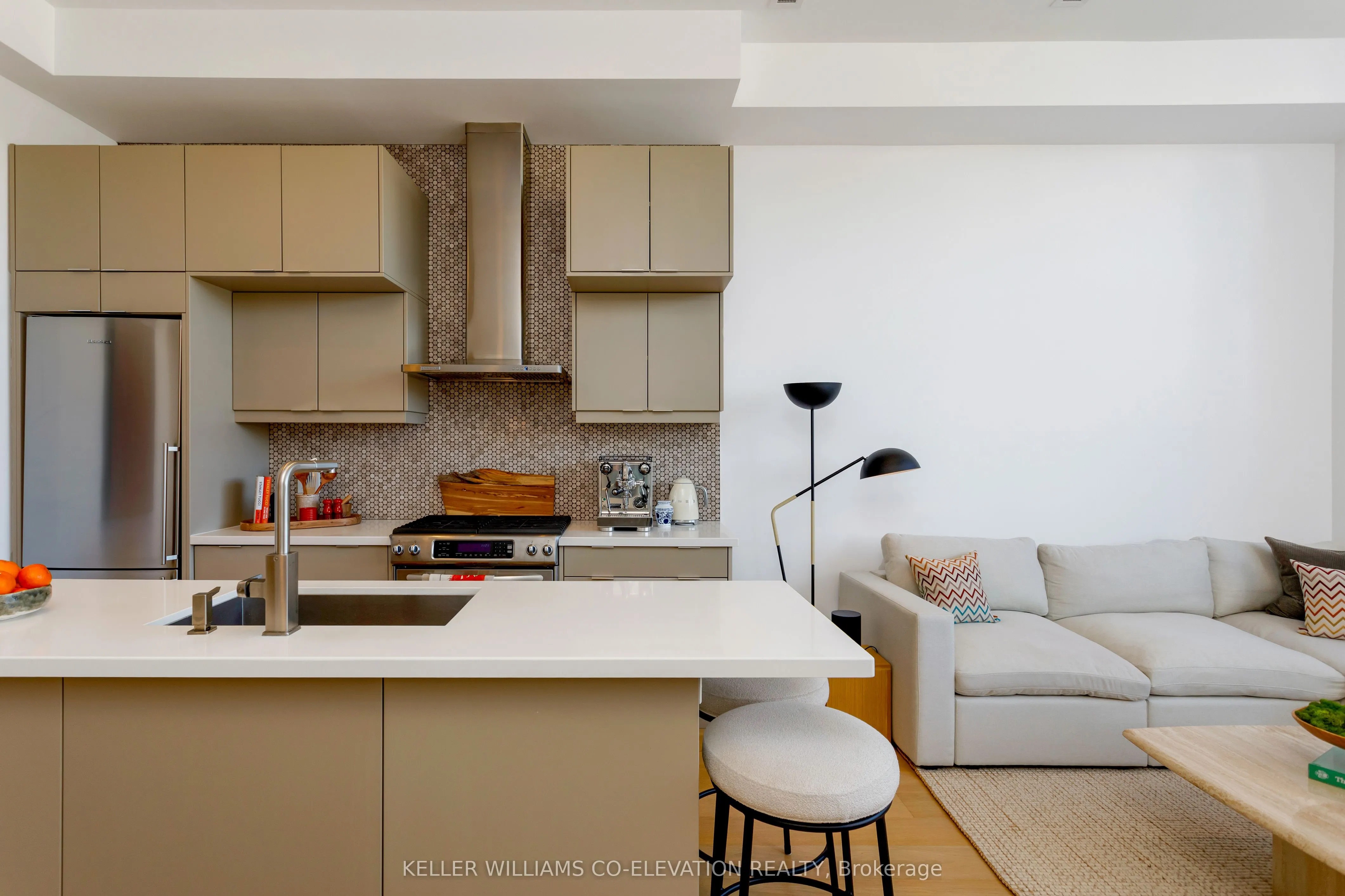 483 Dupont Street, #204