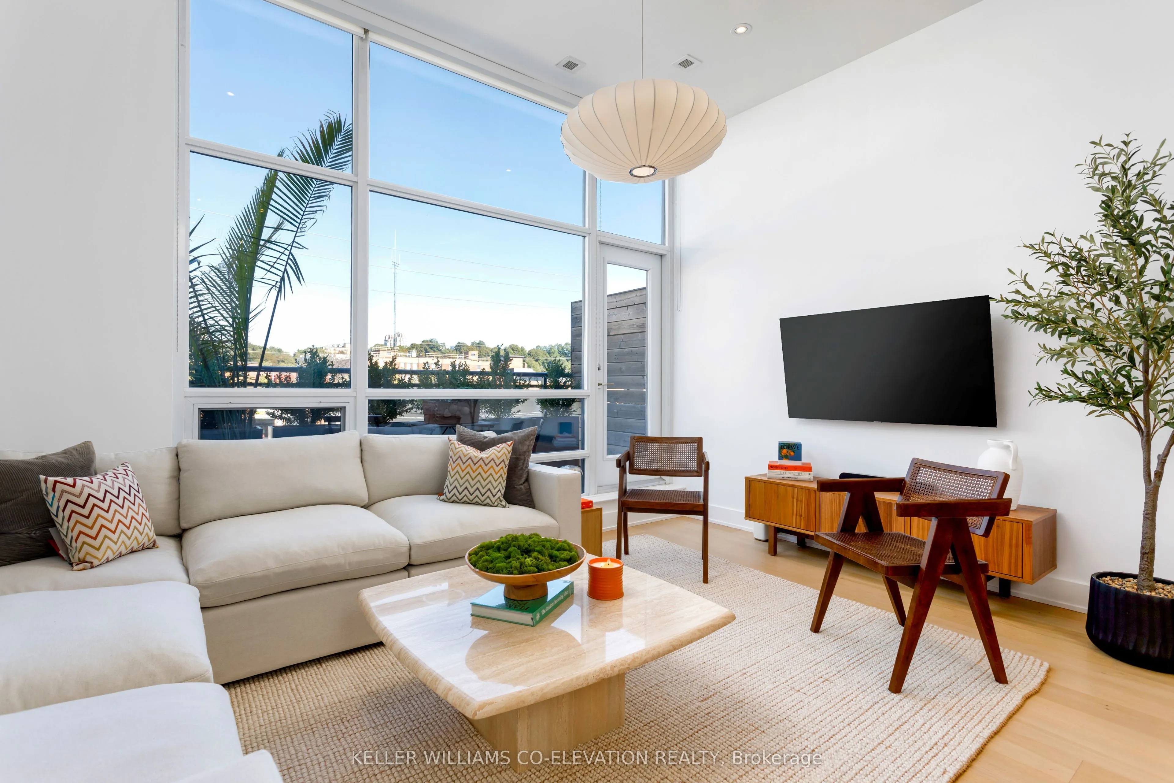483 Dupont Street, #204